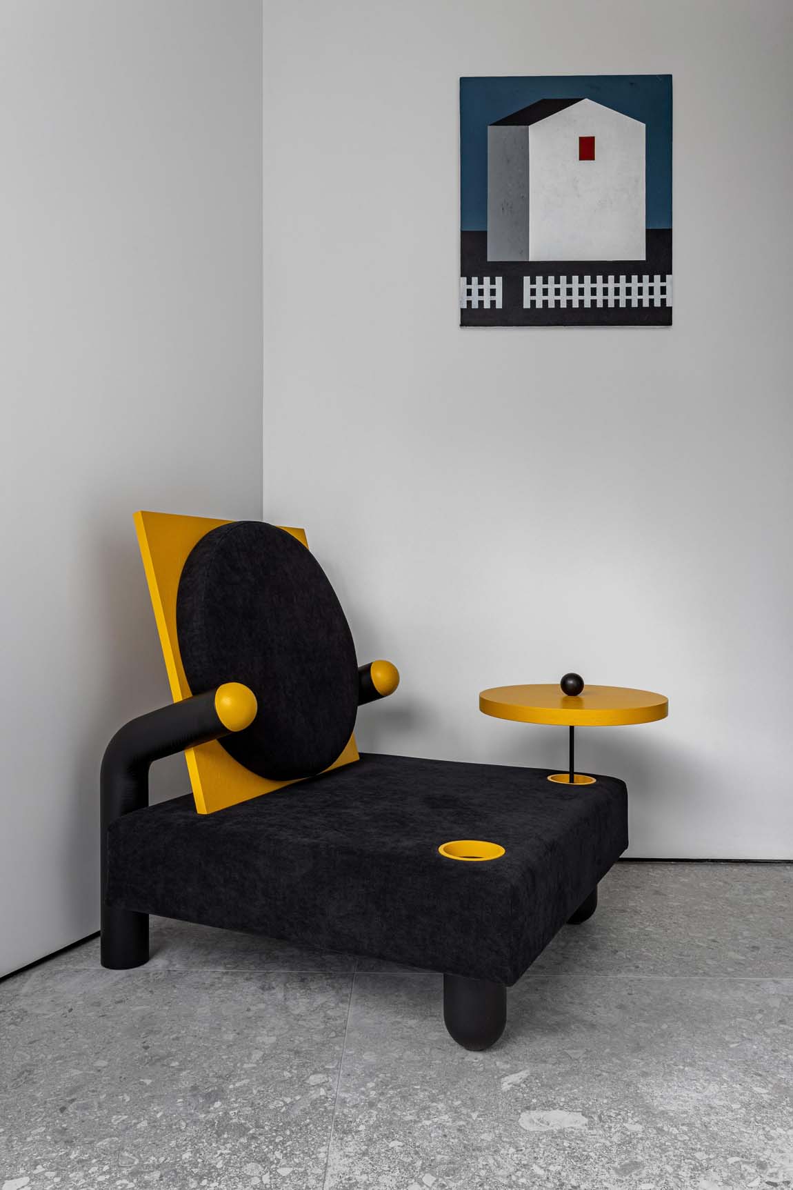 Dizájn lakás: minimalista stílus, élénk színek, egyedi bútorok