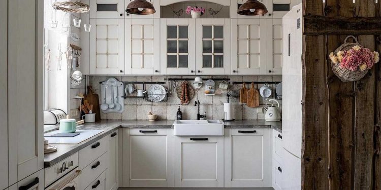 Vidéki életérzés városi lakásban: farmhouse stílus és kreatív ötletek, 82 m2