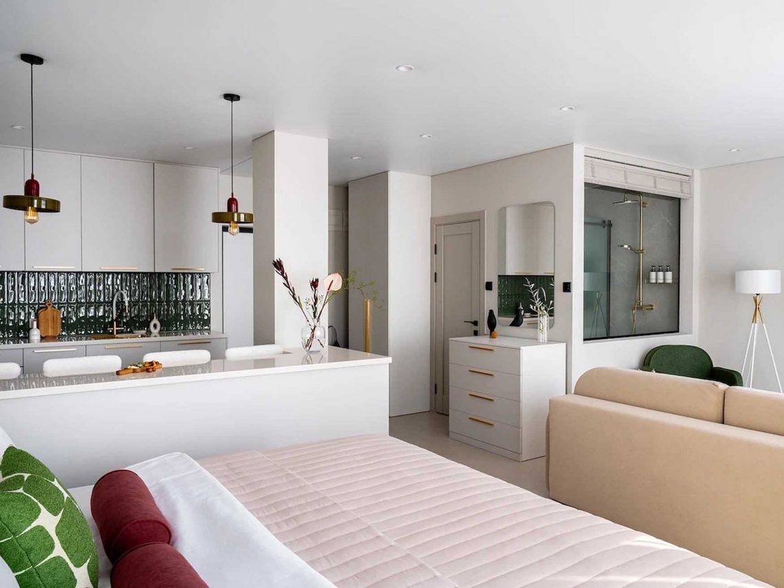 Vízparti lakóparkban, nyaralásokhoz vásárolt 44 m2-es lakás berendezése