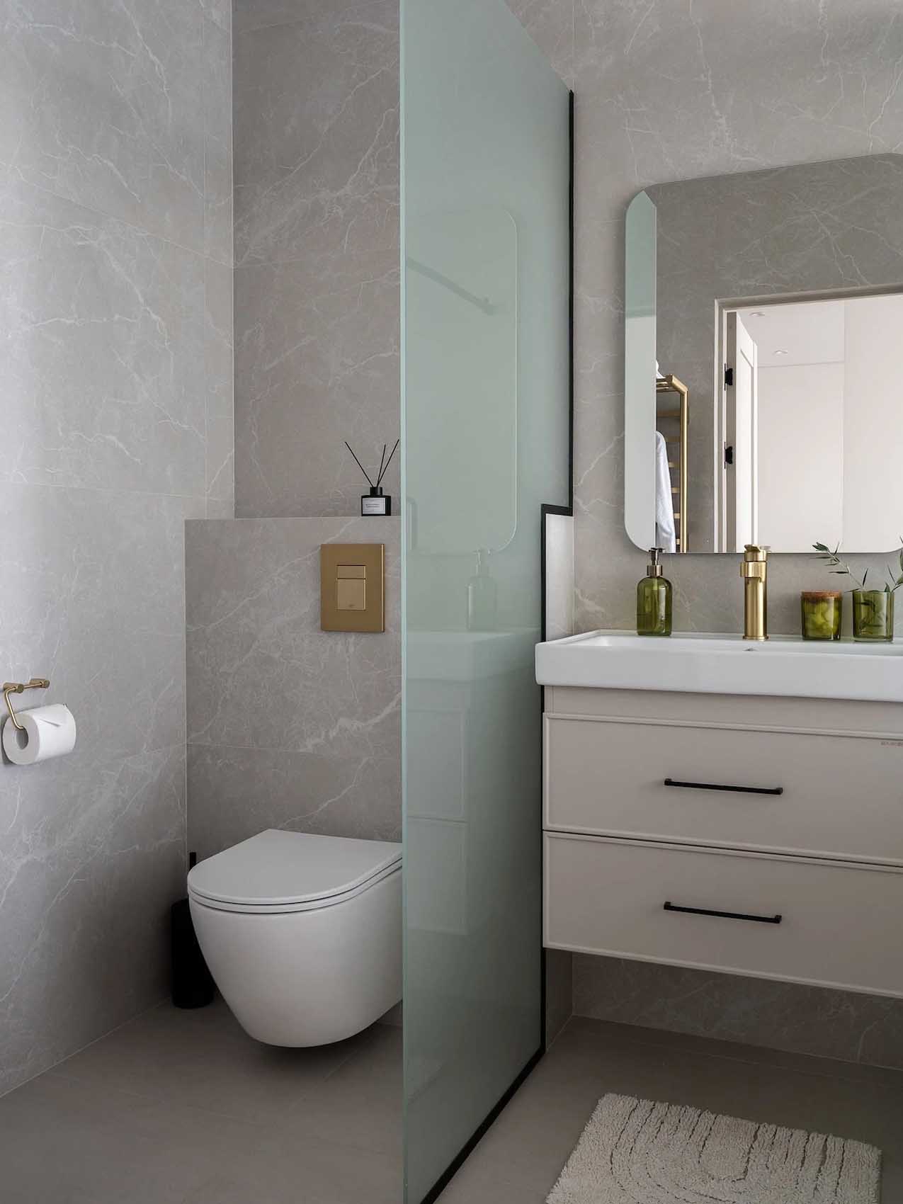 Vízparti lakóparkban, nyaralásokhoz vásárolt 44 m2-es lakás berendezése Vízparti lakóparkban, nyaralásokhoz vásárolt 44 m2-es lakás berendezése