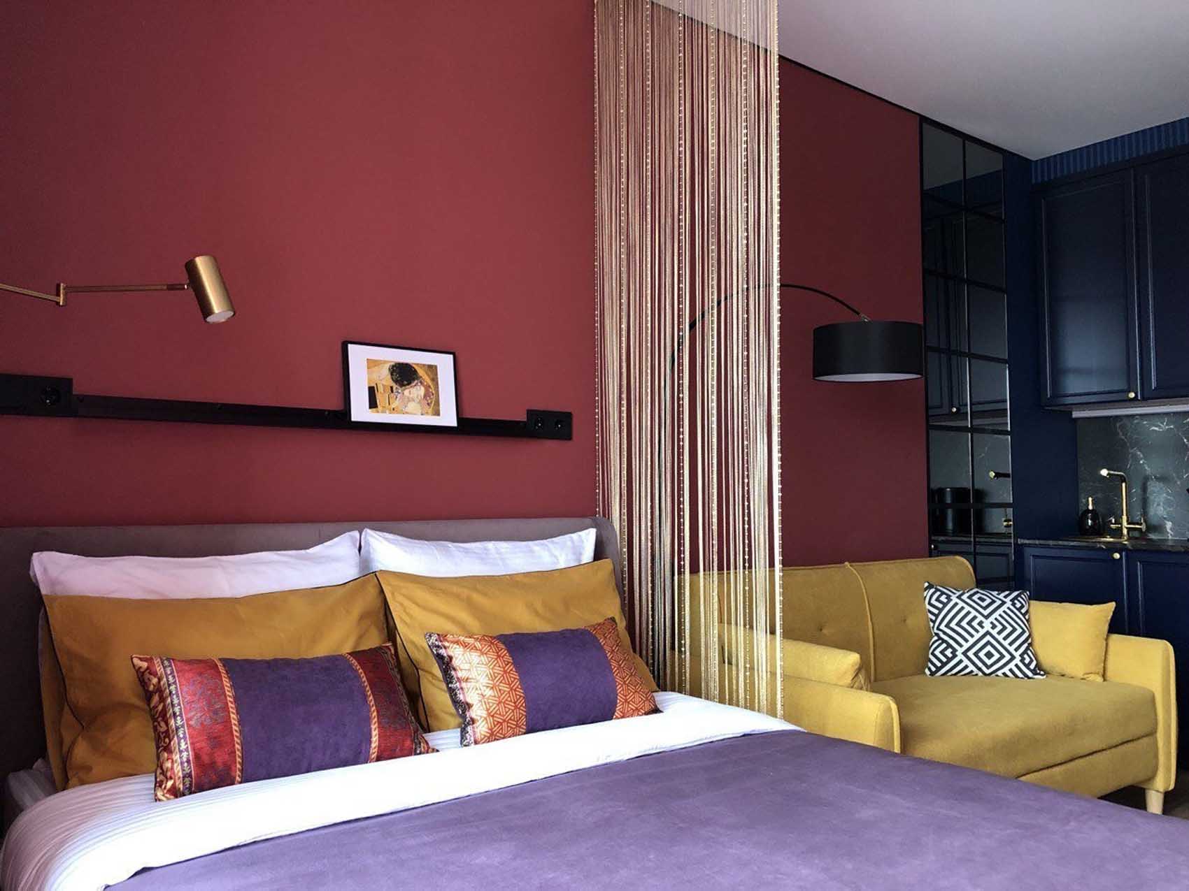 21 m2-es garzon átalakulása betondobozból színes kis otthonná 21 m2-es garzon átalakulása betondobozból színes kis otthonná