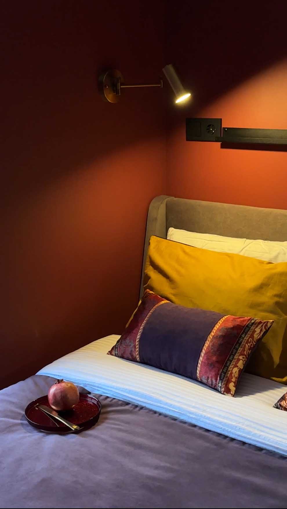 21 m2-es garzon átalakulása betondobozból színes kis otthonná 21 m2-es garzon átalakulása betondobozból színes kis otthonná