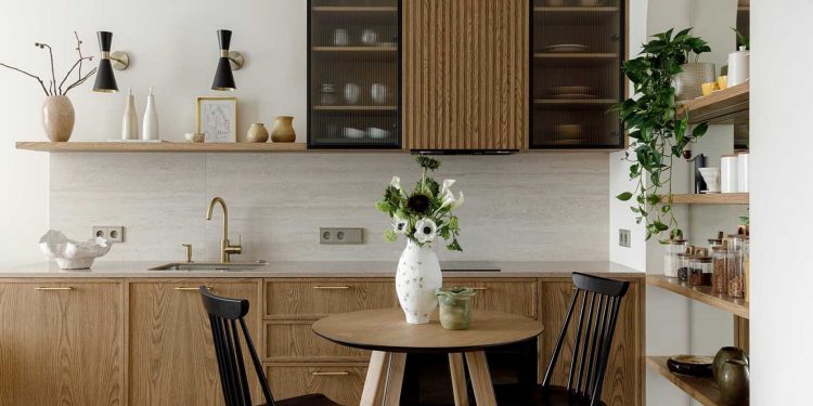 Boltíves átjárók és textil térelválasztók harmóniája 37 m2-en