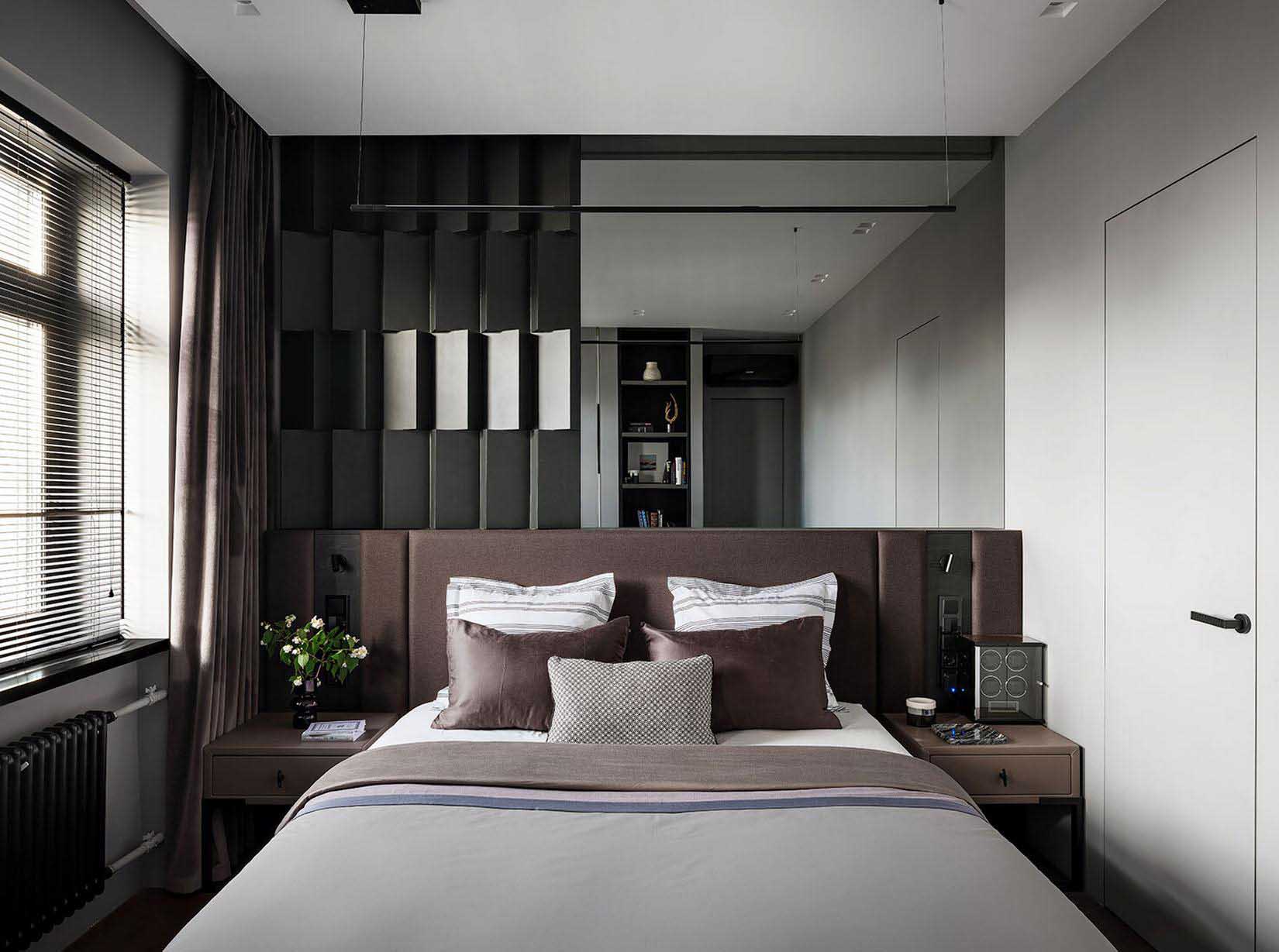 A vizuális zaj csapdája: üveg gardróbok és texturált falpanelek A vizuális zaj csapdája: üveg gardróbok és texturált falpanelek