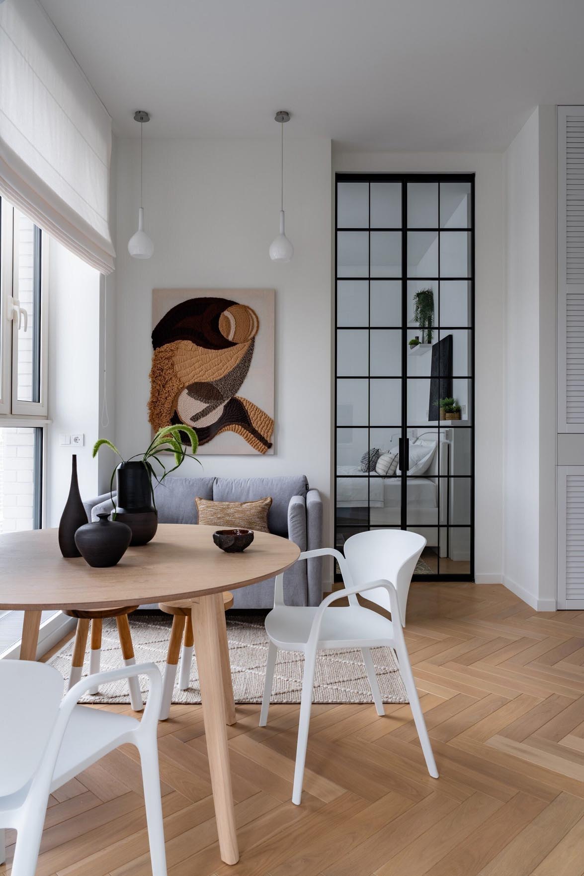 Fehér, szürke és fekete harmóniája 40 m2-es lakásban Fehér, szürke és fekete harmóniája 40 m2-es lakásban