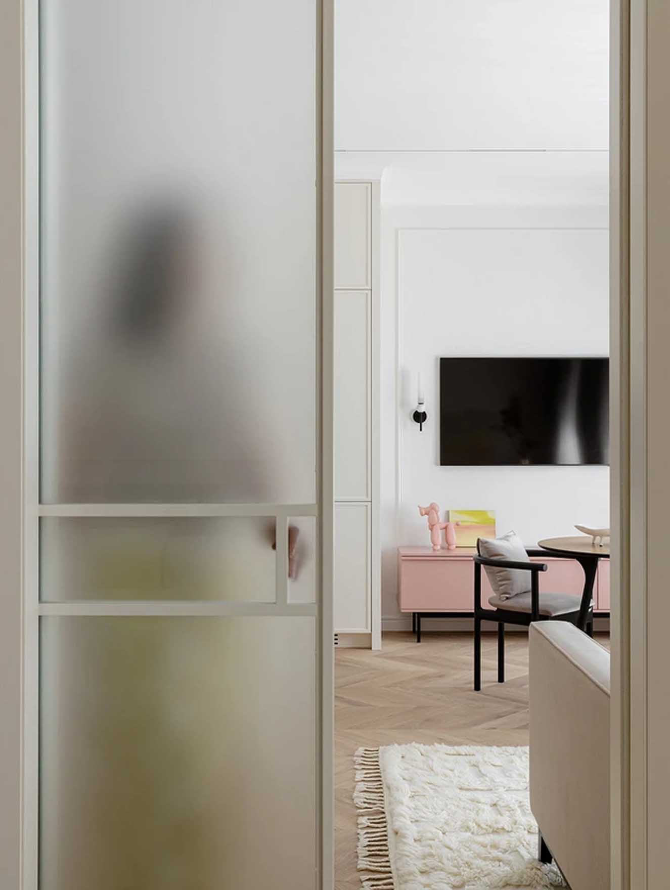 Férfi lakása, hölgyek otthonára jellemző könnyedség és melegség 41 m2-en Férfi lakása, hölgyek otthonára jellemző könnyedség és melegség 41 m2-en