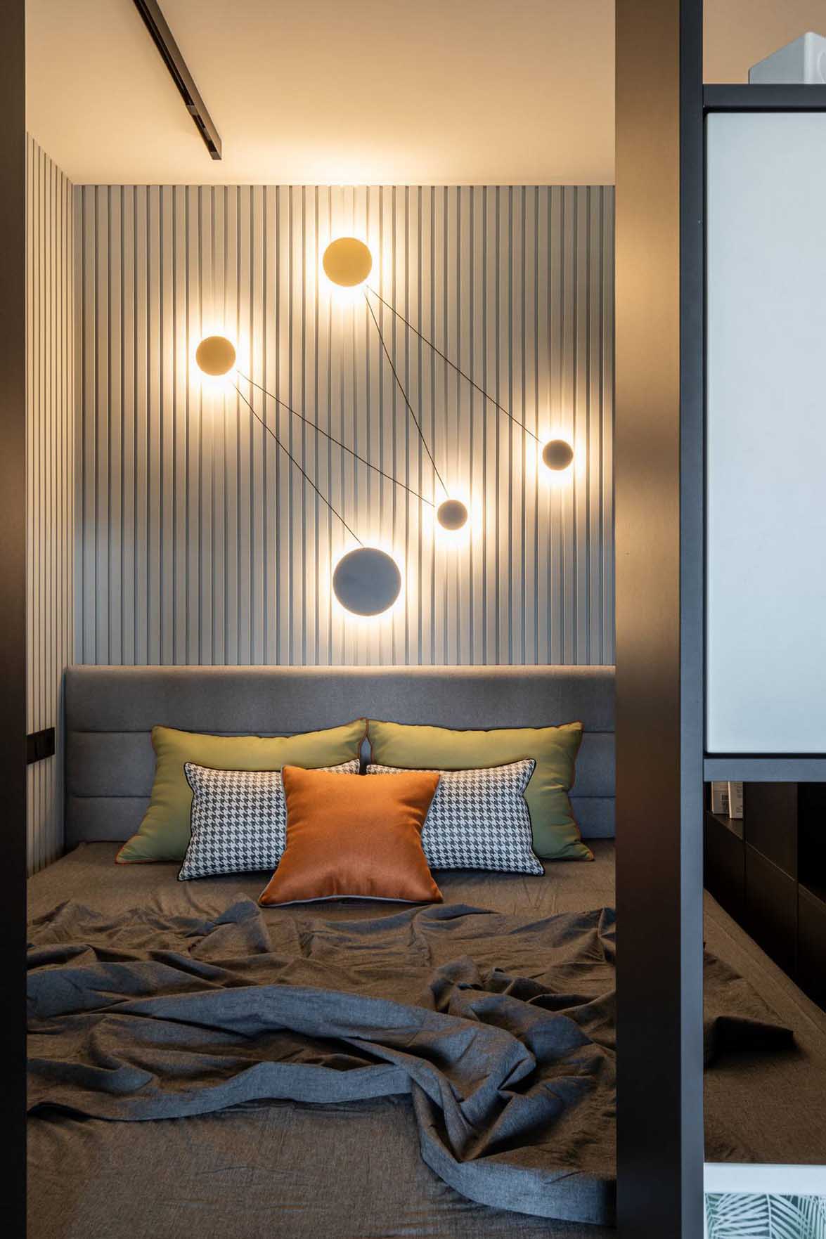 Frissesség 50 m2-en: fiatal nő első otthona zöld tónusokkal és egyedi megoldásokkal