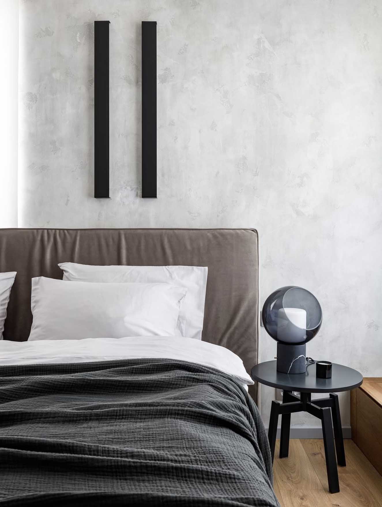 Grafitszürke és betonhatású dekorvakolat: férfias minimalista otthon Grafitszürke és betonhatású dekorvakolat: férfias minimalista otthon