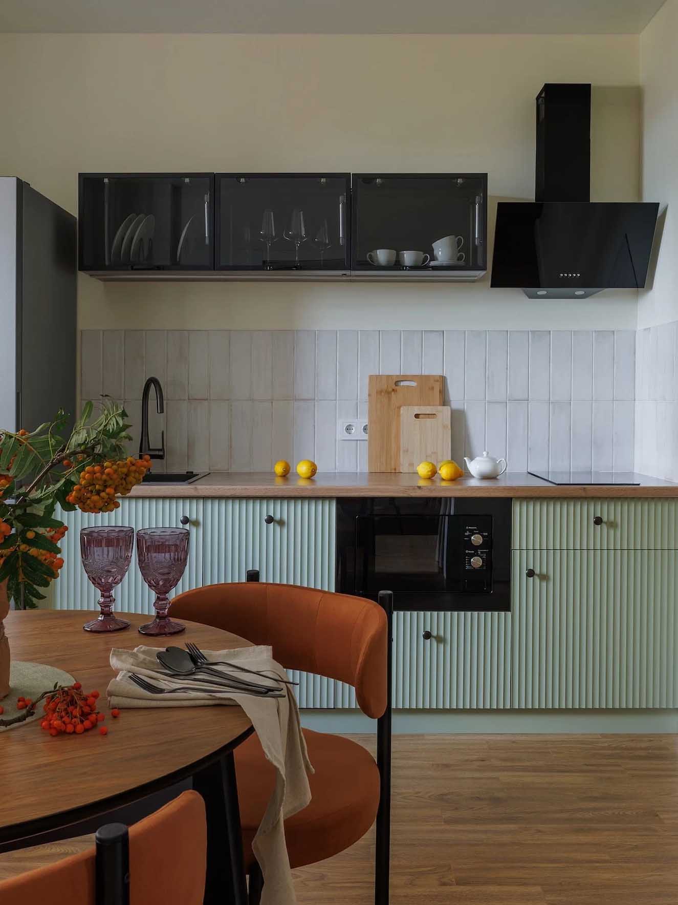 Hálószoba mögé rejtett gardróbhelyiség és tágasság 39 m2-es lakásban Hálószoba mögé rejtett gardróbhelyiség és tágasság 39 m2-es lakásban