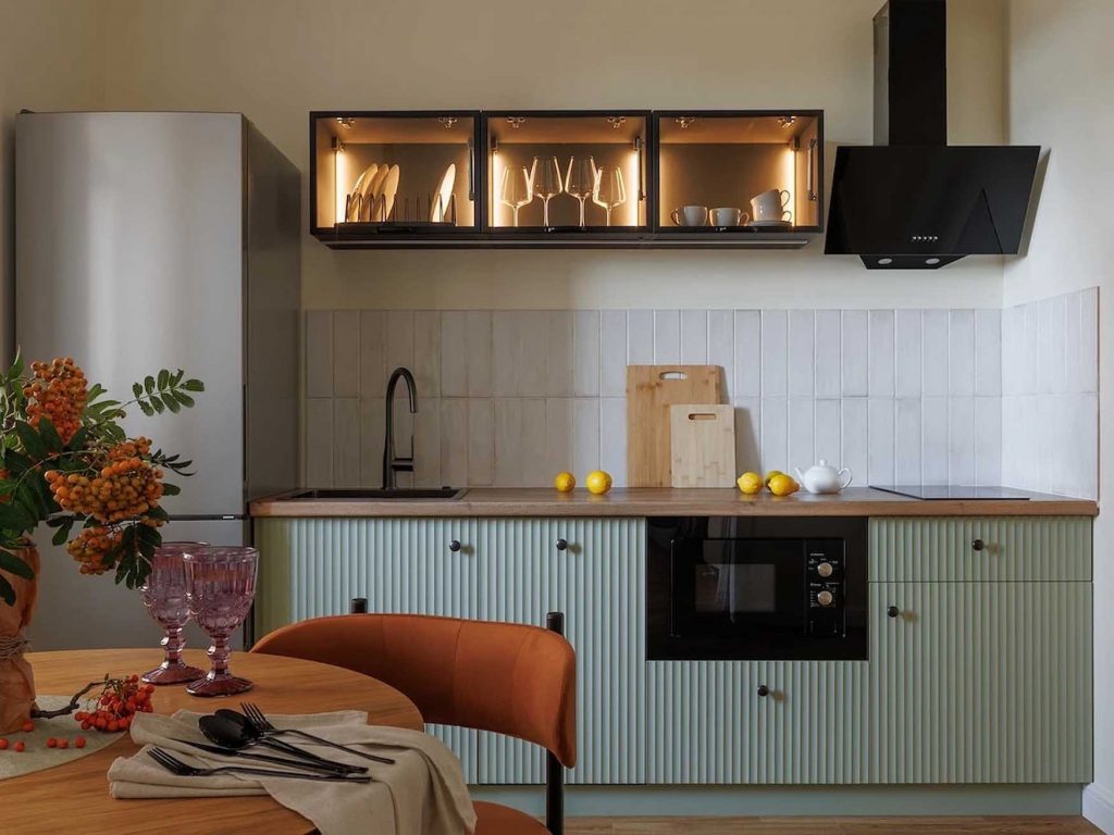 Hálószoba mögé rejtett gardróbhelyiség és tágasság 39 m2-es lakásban