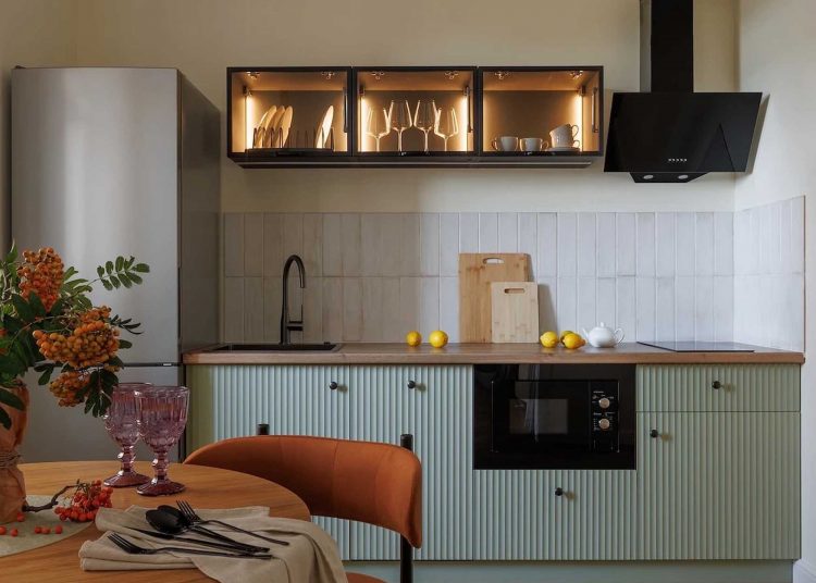 Hálószoba mögé rejtett gardróbhelyiség és tágasság 39 m2-es lakásban