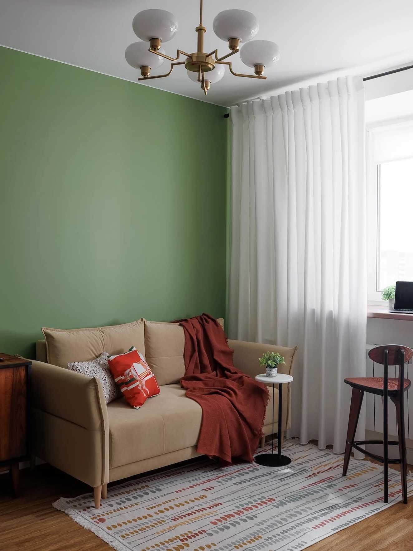 Hálószoba mögé rejtett gardróbhelyiség és tágasság 39 m2-es lakásban Hálószoba mögé rejtett gardróbhelyiség és tágasság 39 m2-es lakásban