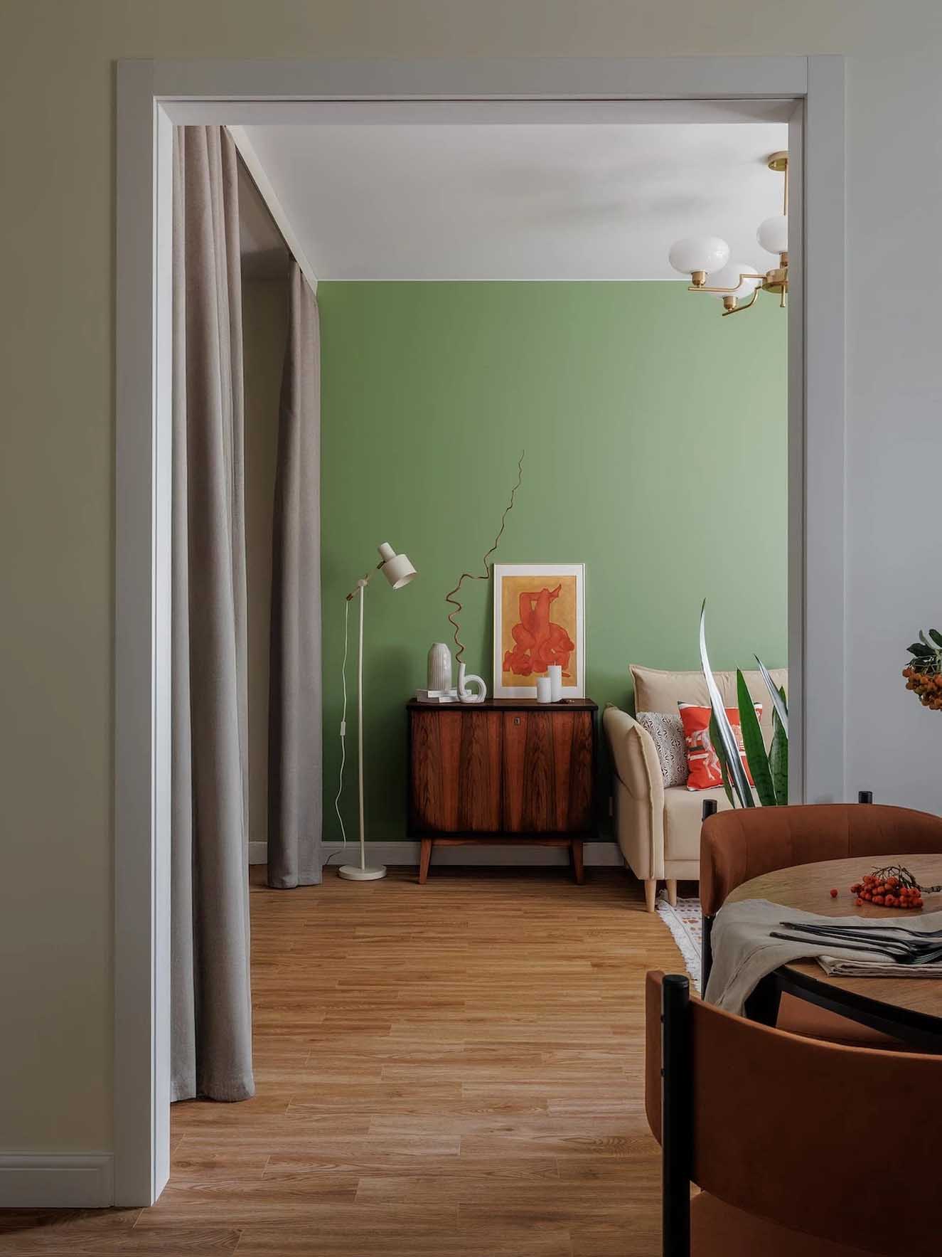 Hálószoba mögé rejtett gardróbhelyiség és tágasság 39 m2-es lakásban Hálószoba mögé rejtett gardróbhelyiség és tágasság 39 m2-es lakásban