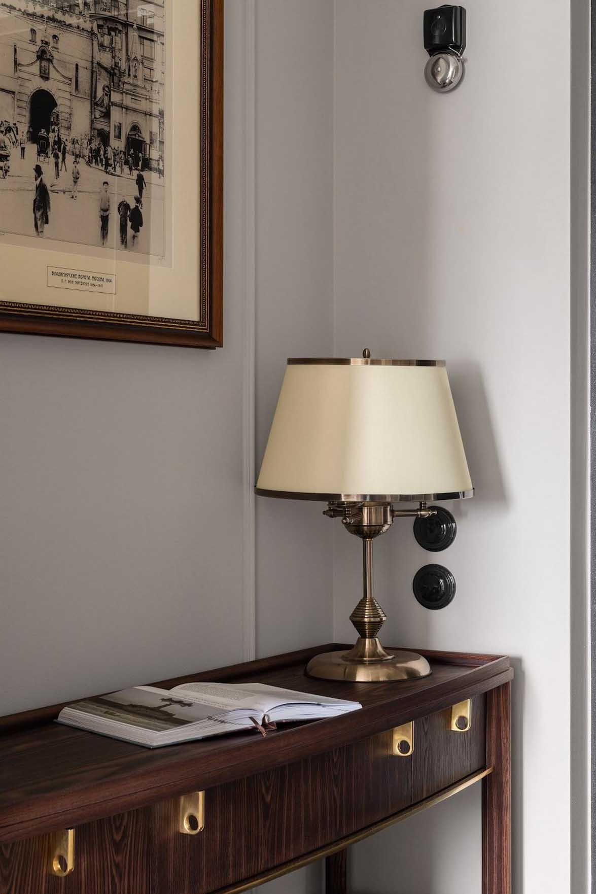 Időtlen elegancia férfi 48 m2-es lakásában: meleg szürke-bézs árnyalatok Időtlen elegancia férfi 48 m2-es lakásában: meleg szürke-bézs árnyalatok