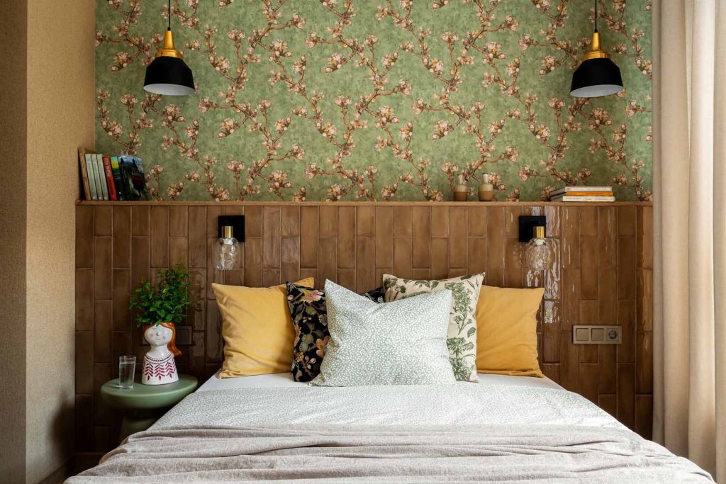 Kis lakás egy új lakópark magas épületei között, 38 m2