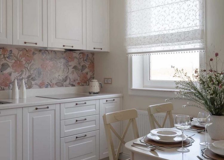 Amikor a konyhai hátfal öltöztet