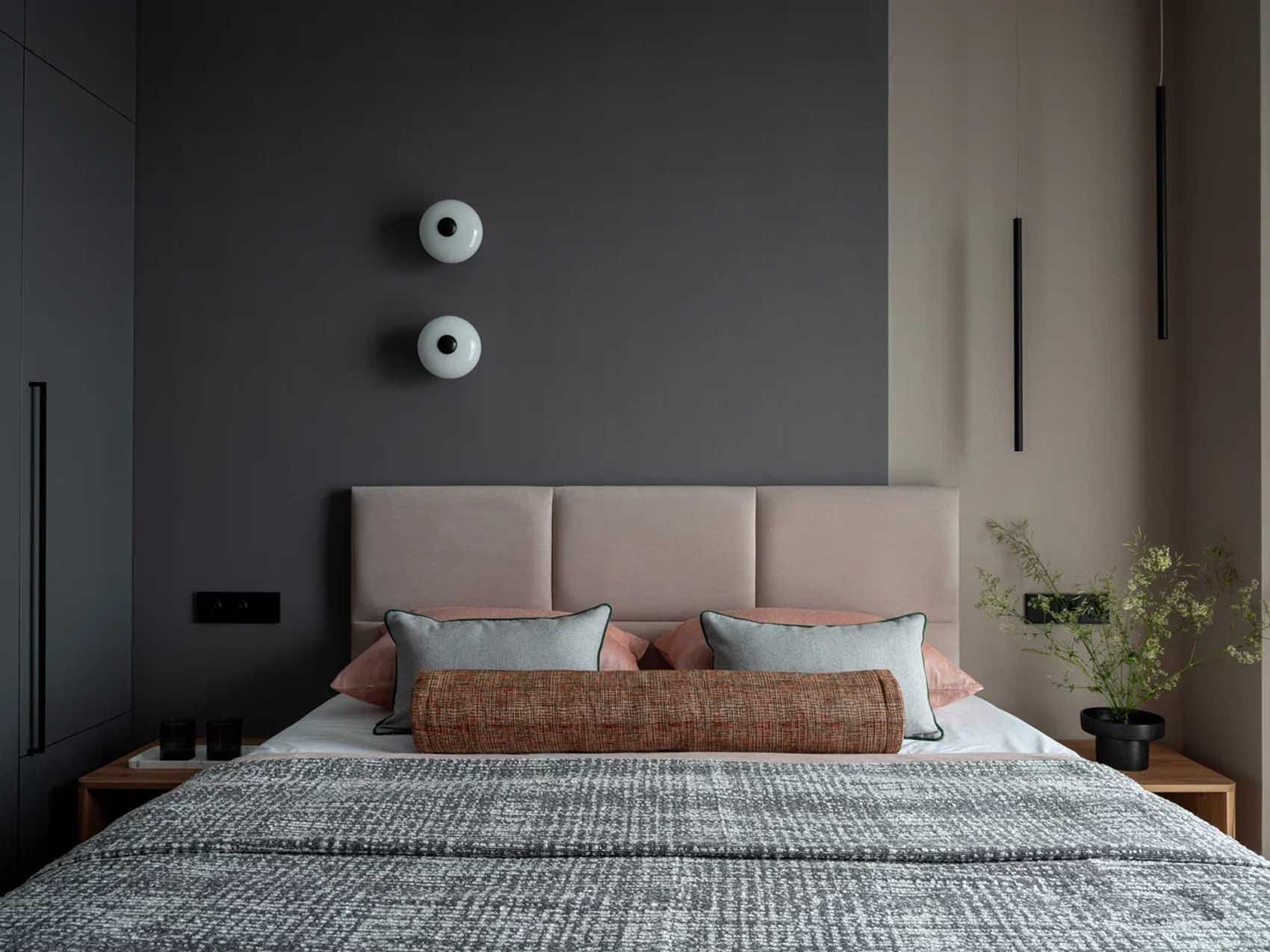 Lágy minimalista, a japandi stílusjegyeit hordozó, nyugodt hangulatú otthon