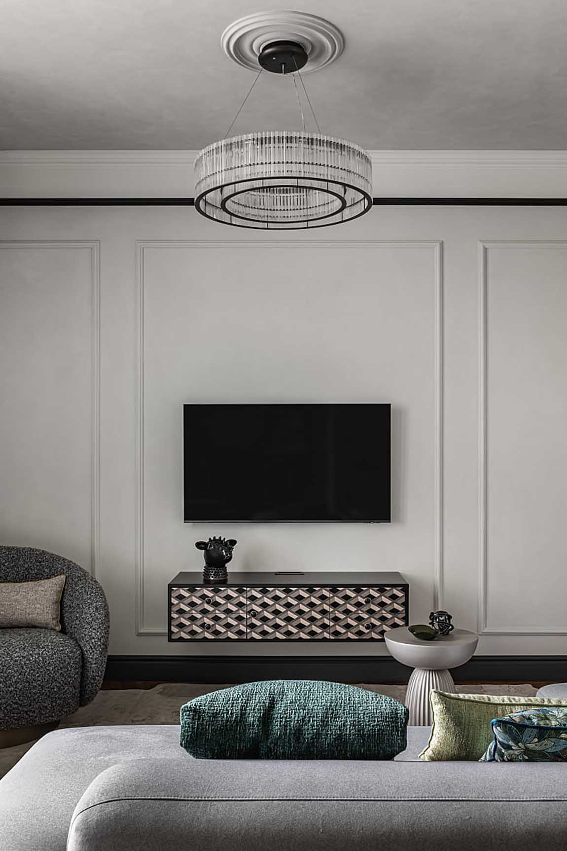 Zöld, szürke, bézs, terrazzo és rejtett tárolórendszerek 75 m2-en Zöld, szürke, bézs, terrazzo és rejtett tárolórendszerek 75 m2-en