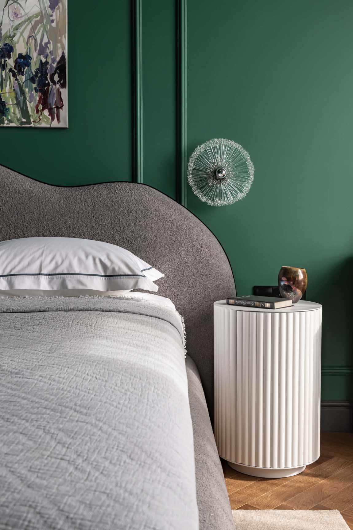 Zöld, szürke, bézs, terrazzo és rejtett tárolórendszerek 75 m2-en Zöld, szürke, bézs, terrazzo és rejtett tárolórendszerek 75 m2-en