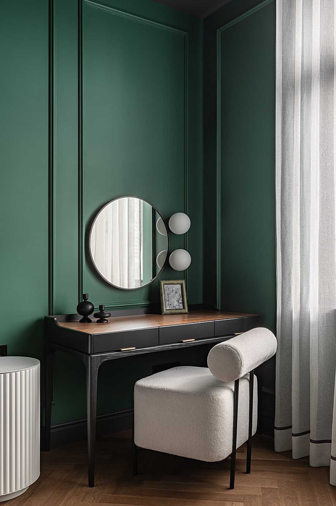 Zöld, szürke, bézs, terrazzo és rejtett tárolórendszerek 75 m2-en Zöld, szürke, bézs, terrazzo és rejtett tárolórendszerek 75 m2-en