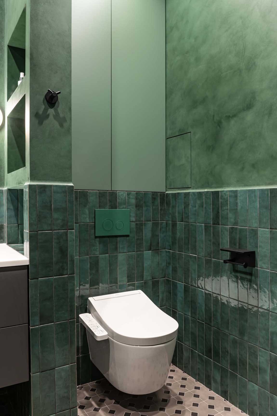 Zöld, szürke, bézs, terrazzo és rejtett tárolórendszerek 75 m2-en Zöld, szürke, bézs, terrazzo és rejtett tárolórendszerek 75 m2-en