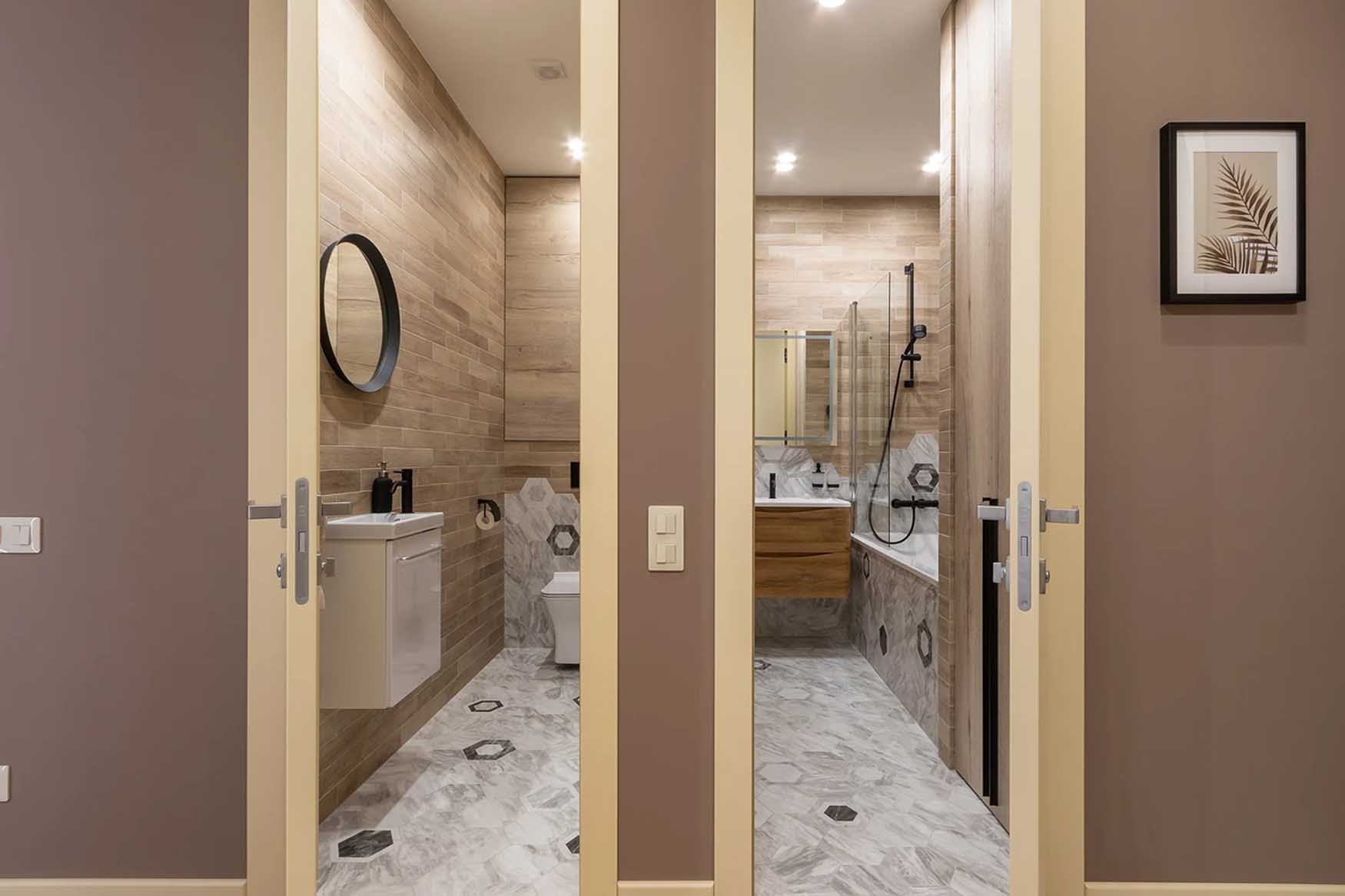 Púderes-kávészínű falfestés, nyitottság és textúrák házaspár 60 m2-es lakásában Púderes-kávészínű falfestés, nyitottság és textúrák házaspár 60 m2-es lakásában