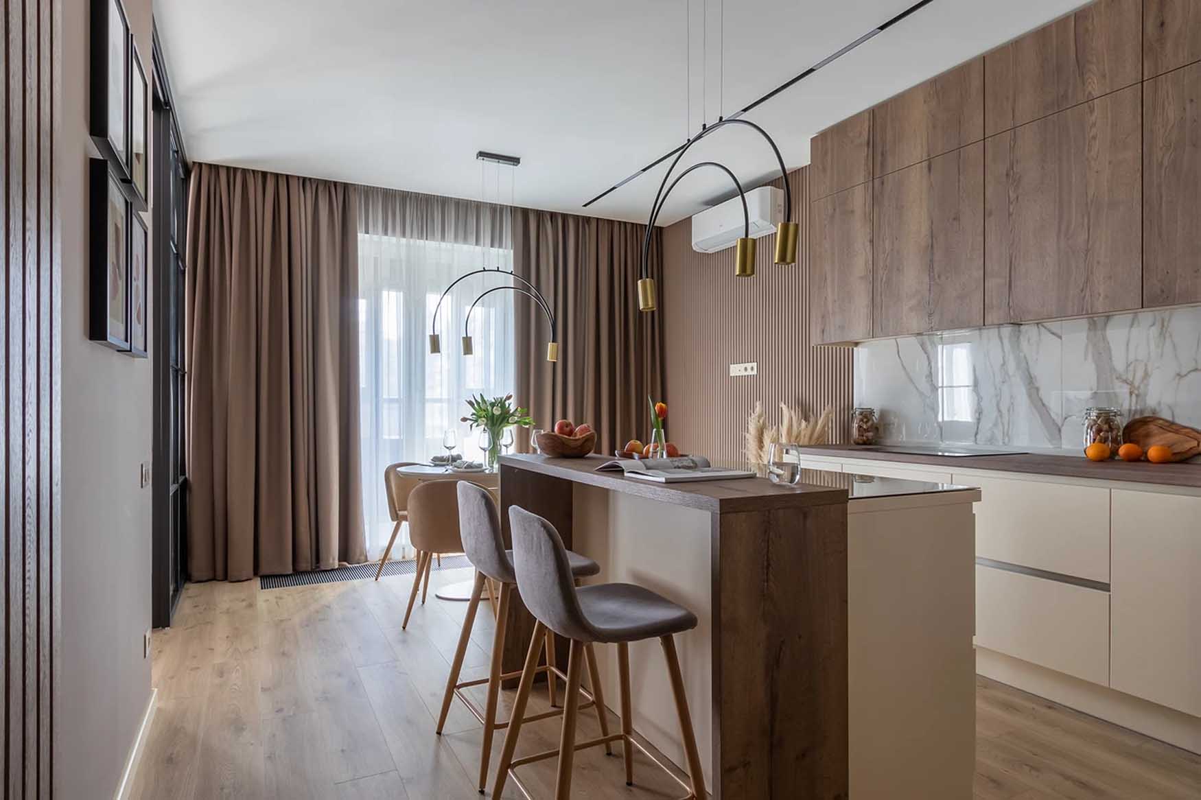 Púderes-kávészínű falfestés, nyitottság és textúrák házaspár 60 m2-es lakásában Púderes-kávészínű falfestés, nyitottság és textúrák házaspár 60 m2-es lakásában