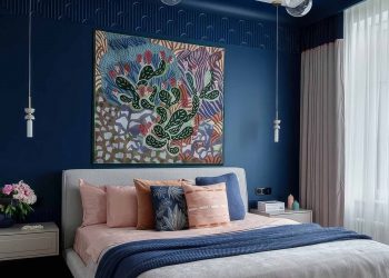 Bátor színhasználat, logikus térszervezés, karakteres dekoráció