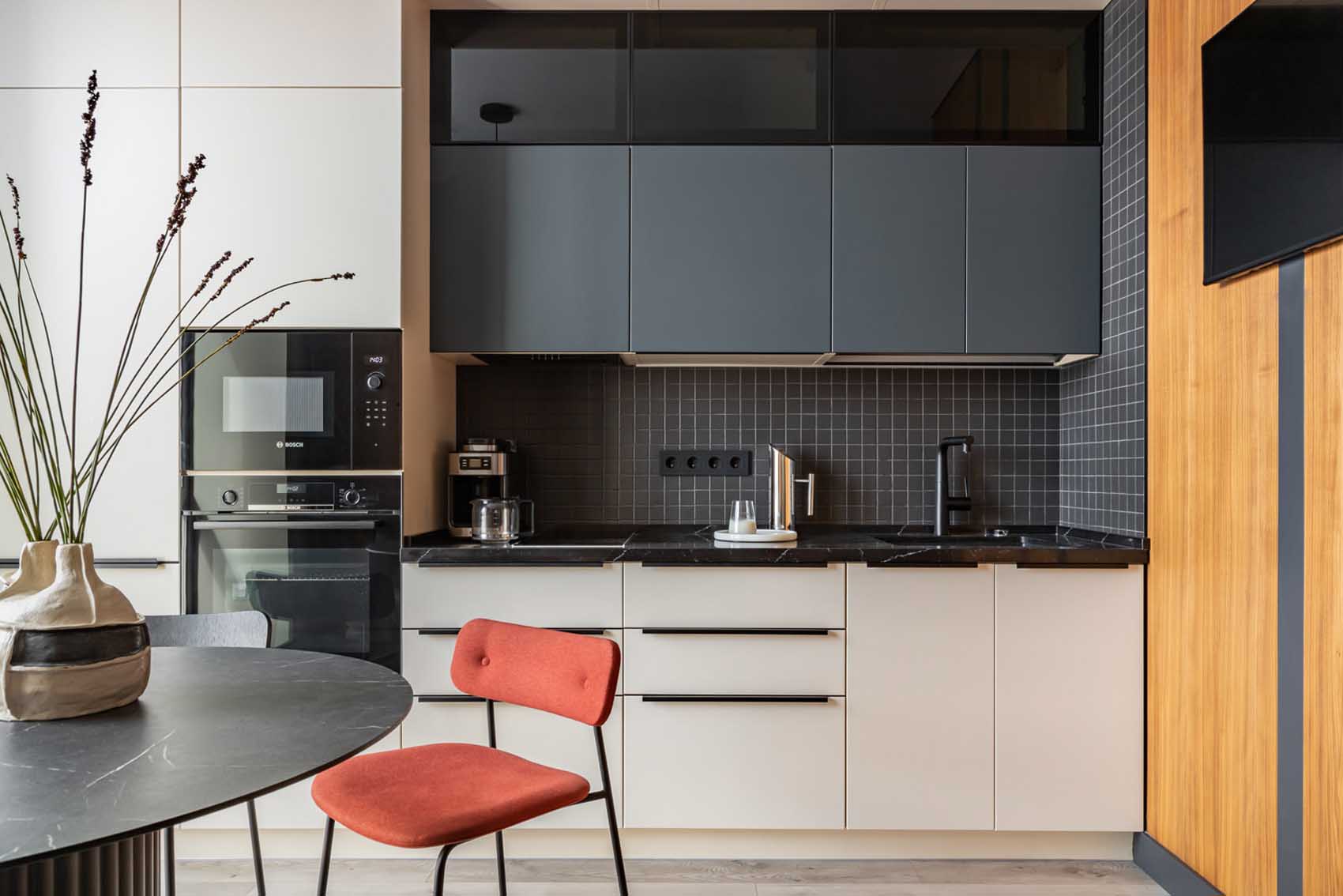 Bauhaus stílusjegyek, hűvös tónusok és élénk kontrasztok Bauhaus stílusjegyek, hűvös tónusok és élénk kontrasztok