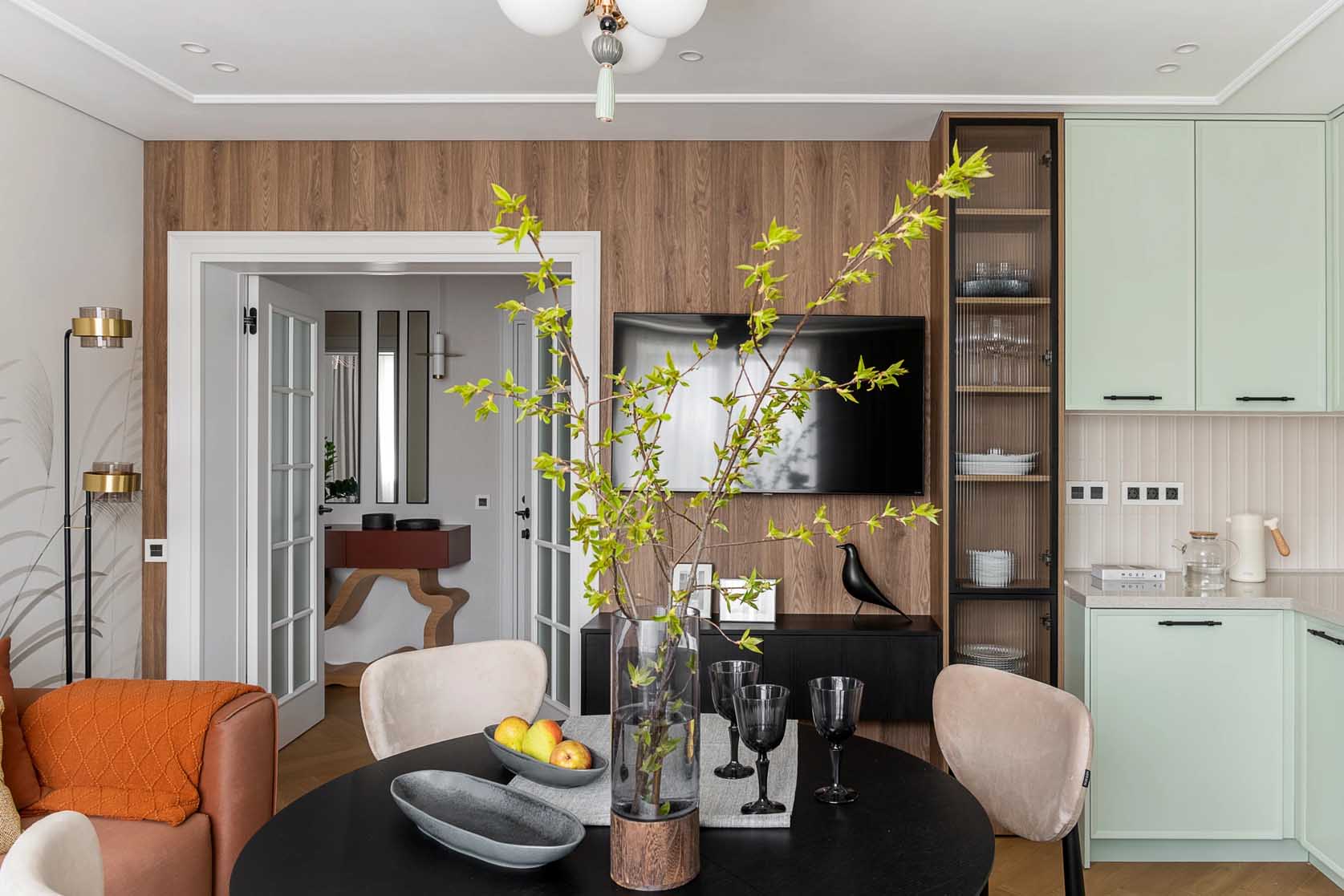 Kis egyszintes családi ház modern, otthonos berendezése: Kis egyszintes családi ház modern, otthonos berendezése: