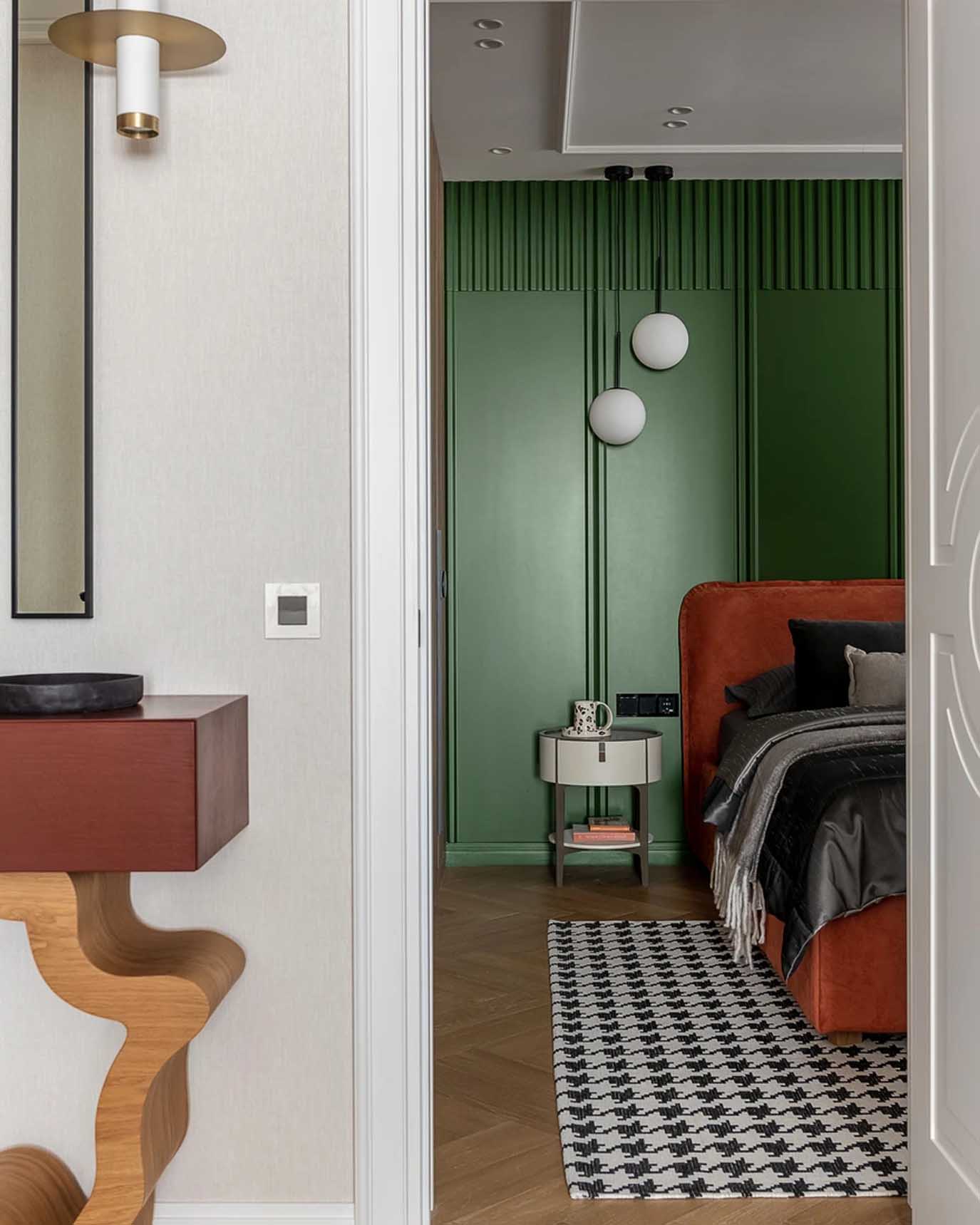 Kis egyszintes családi ház modern, otthonos berendezése: