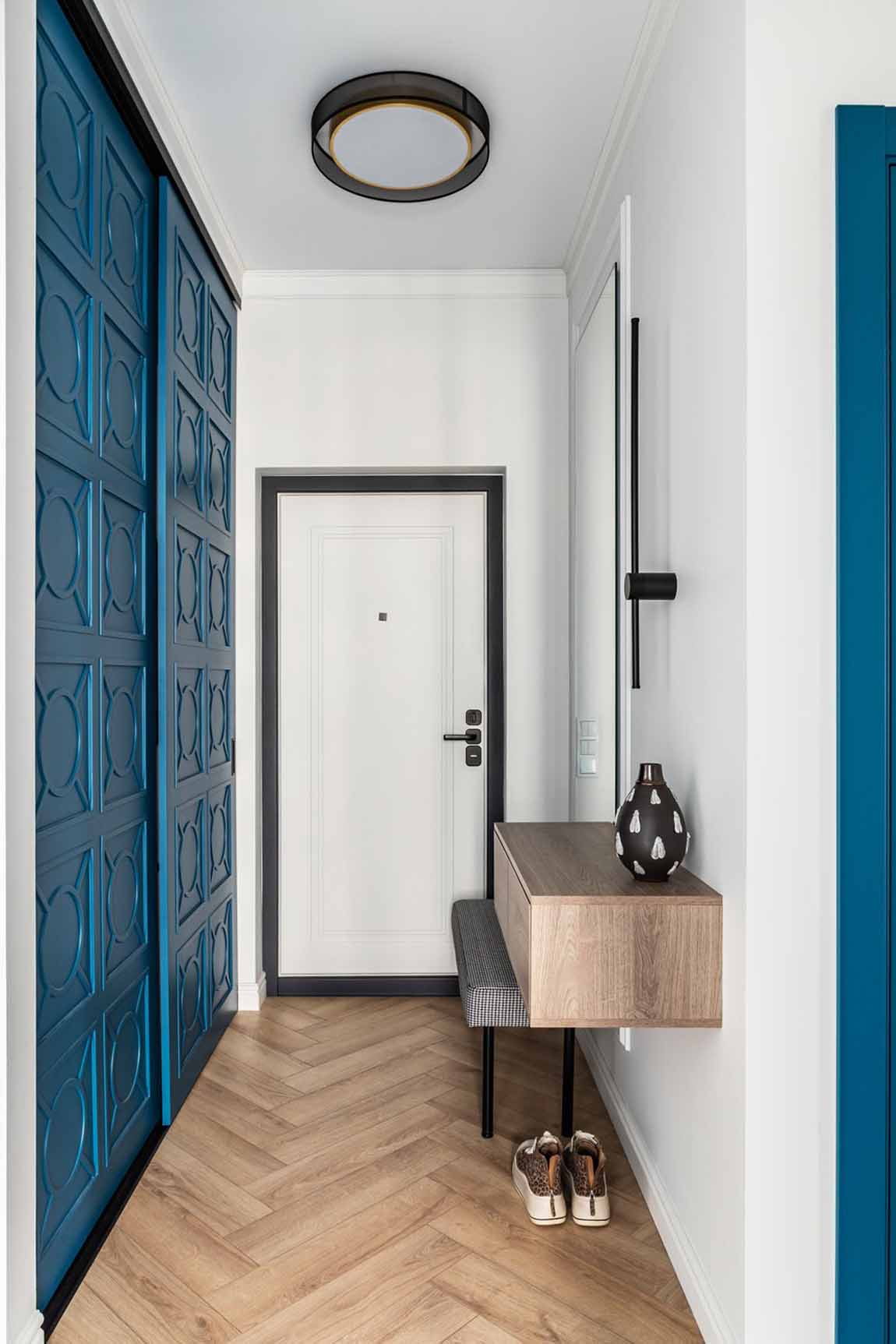 Klasszikus alapok és színes harmónia 78 m2-en Klasszikus alapok és színes harmónia 78 m2-en