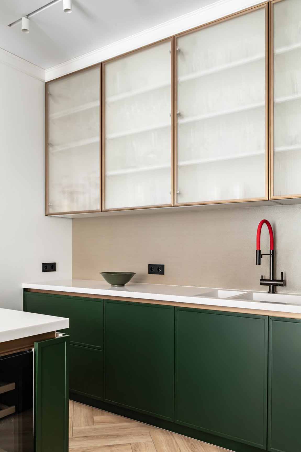 Klasszikus alapok és színes harmónia 78 m2-en Klasszikus alapok és színes harmónia 78 m2-en