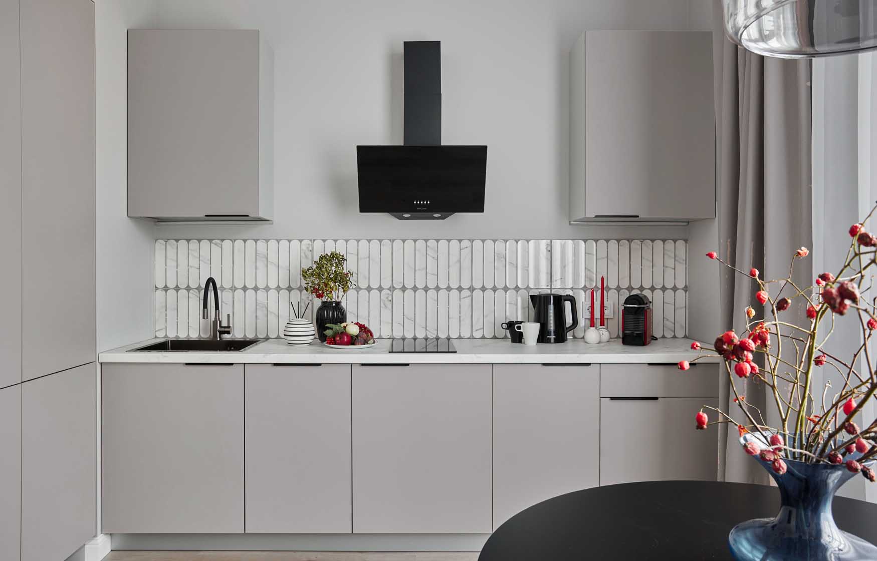 Költséghatékony felújítás szürke árnyalatokkal Költséghatékony felújítás szürke árnyalatokkal