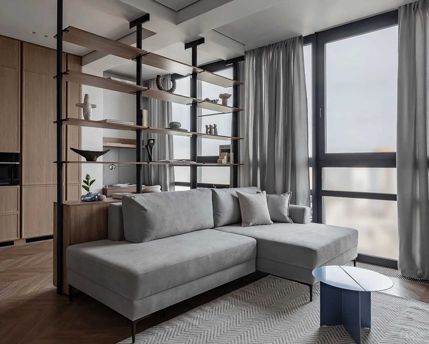 Rejtett gardróbhelyiség és nyitott, minimalista tér