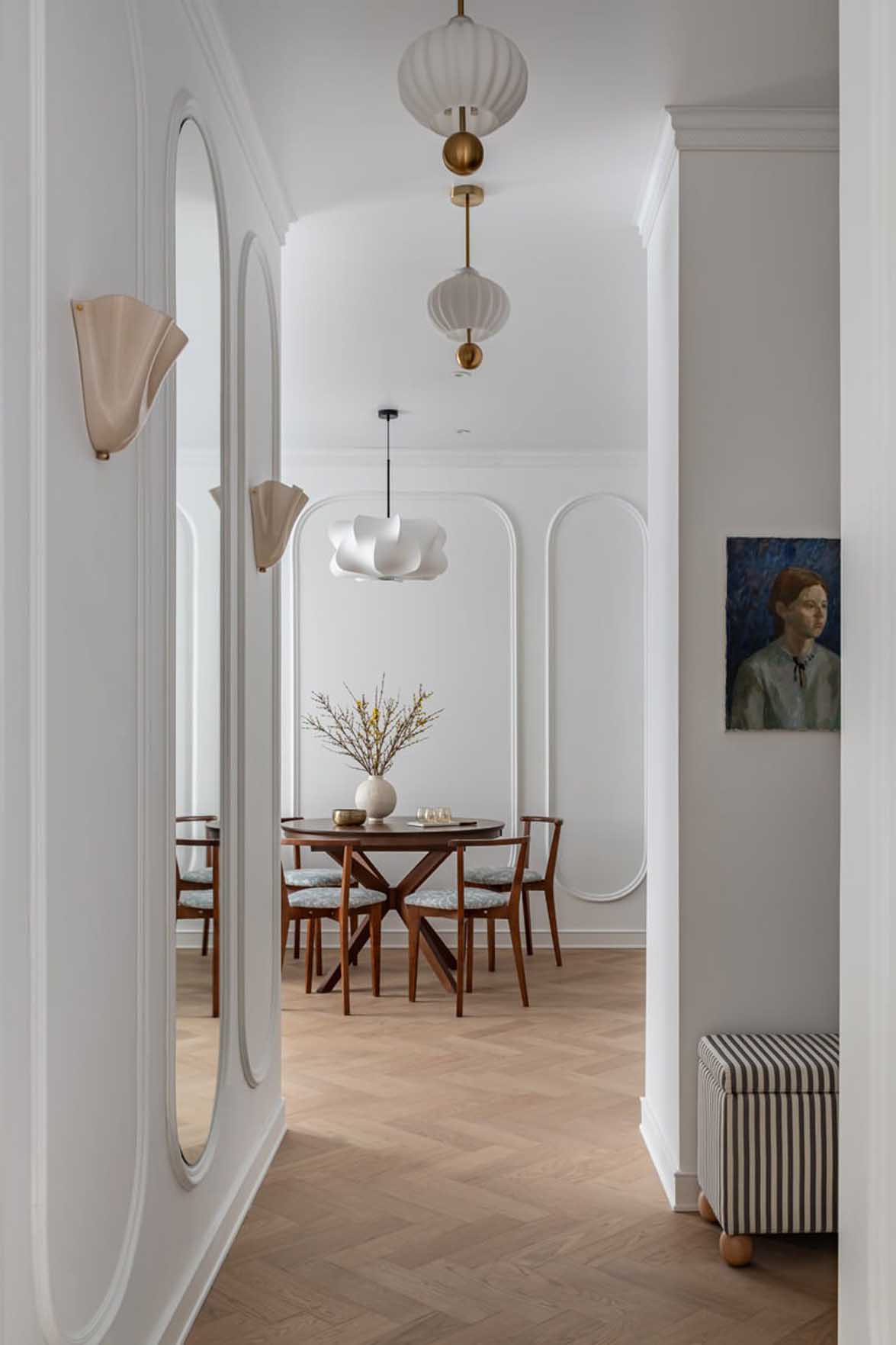 Romantikus részletekkel finomított minimalizmus Romantikus részletekkel finomított minimalizmus