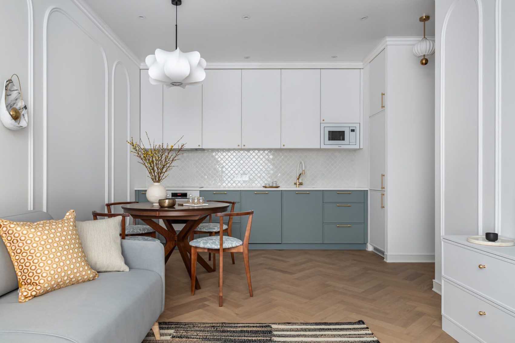 Romantikus részletekkel finomított minimalizmus Romantikus részletekkel finomított minimalizmus