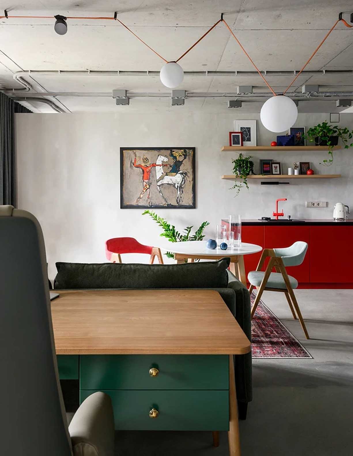 Színes zónák, nyers beton felületek, üvegtégla 48 m2-en Színes zónák, nyers beton felületek, üvegtégla 48 m2-en