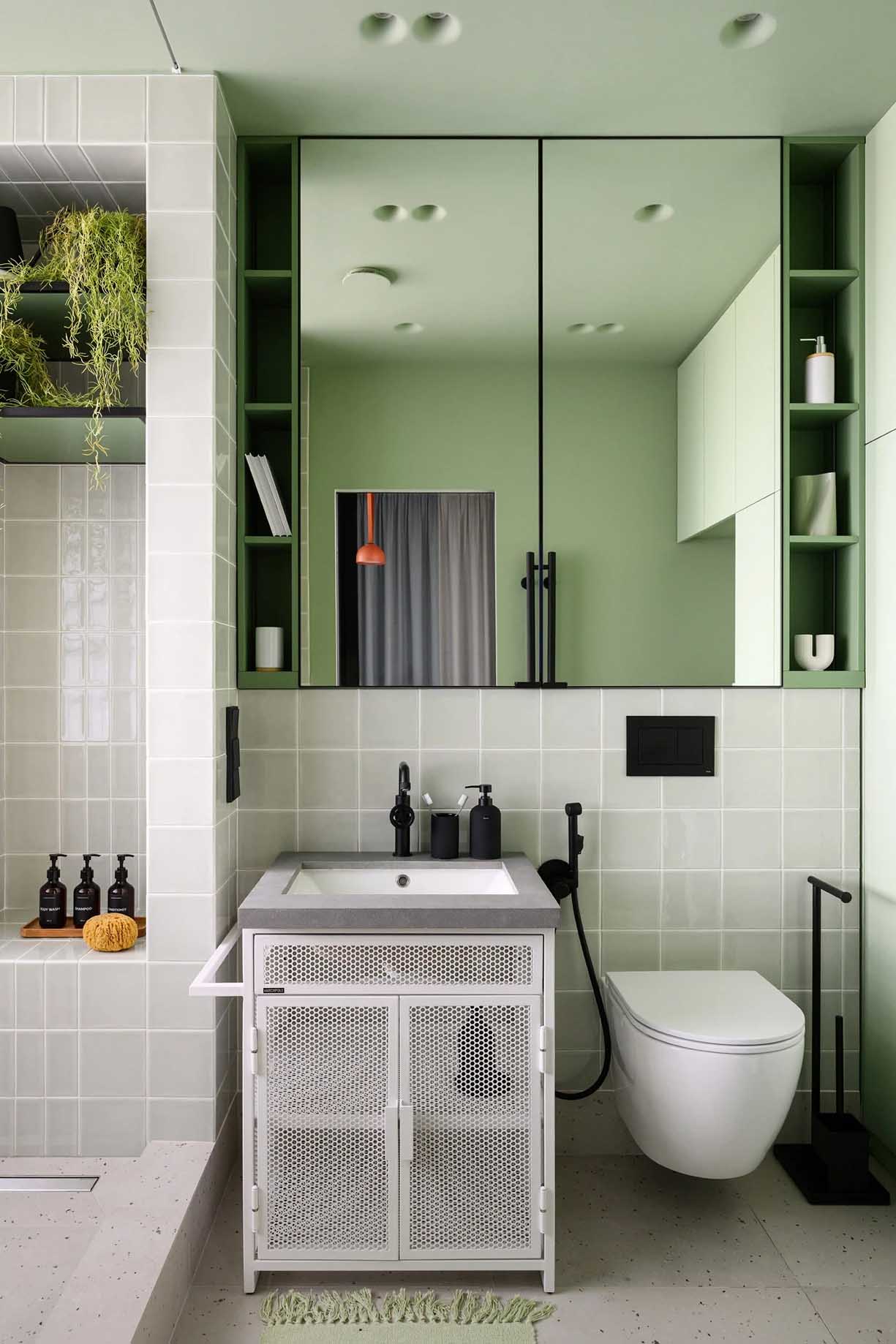 Színes zónák, nyers beton felületek, üvegtégla 48 m2-en