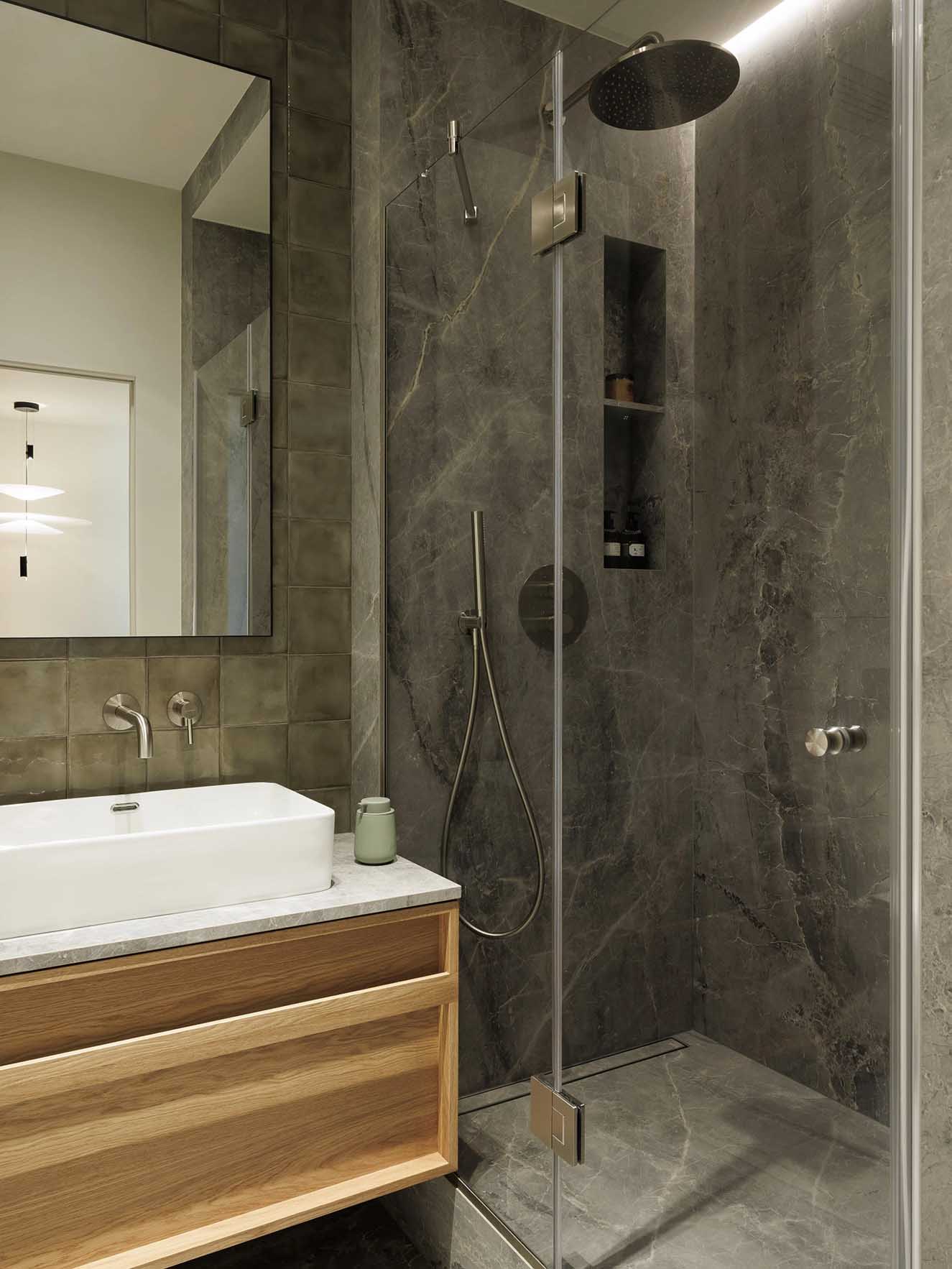 Természetesség és finom tapinthatóság tetőtéri lakásban Természetesség és finom tapinthatóság tetőtéri lakásban