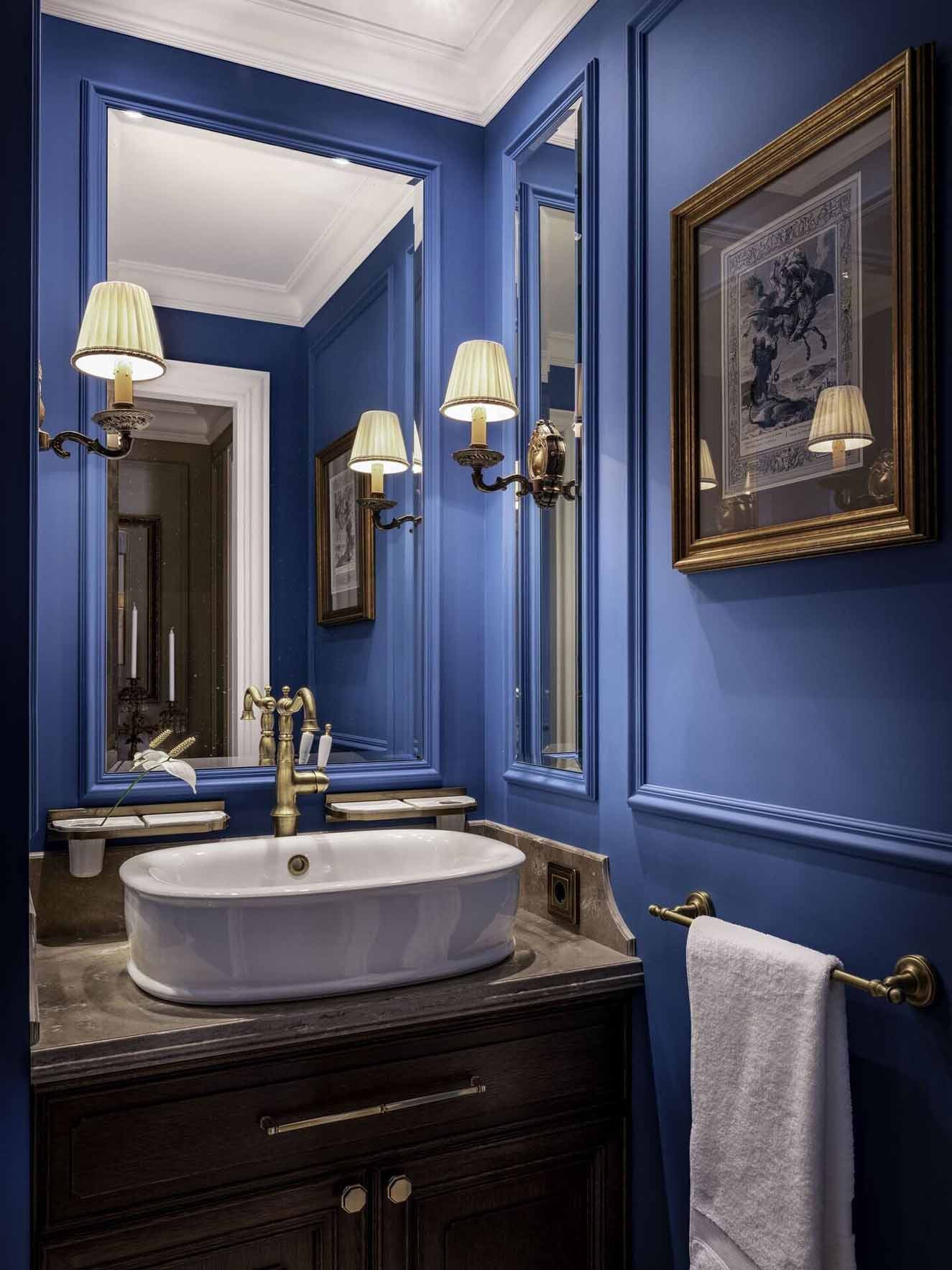 Lakberendező saját, antikvitásokkal fűszerezett otthona