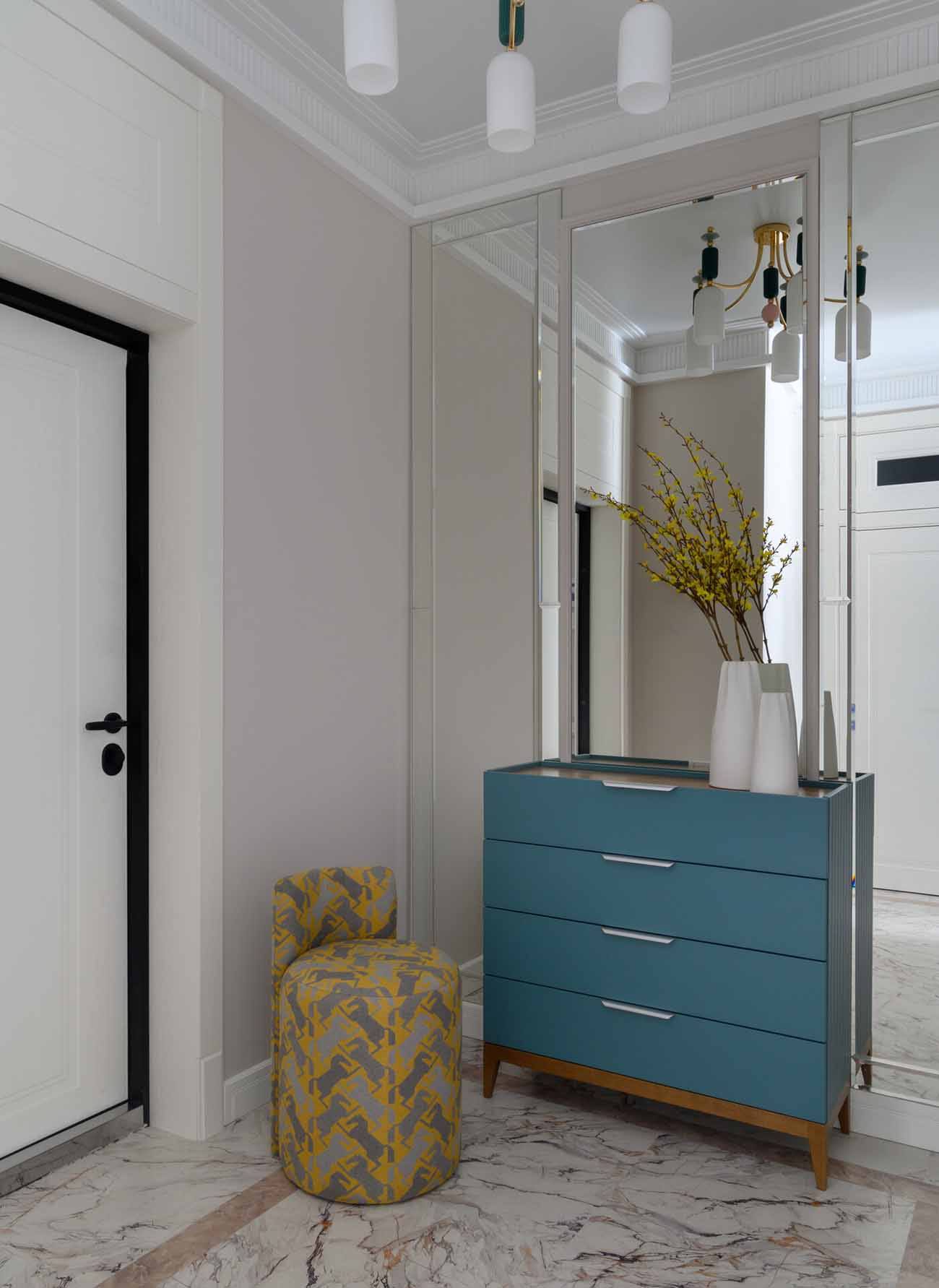 Elegáns neoklasszikus otthon 50 m2-en parafa padlóval Elegáns neoklasszikus otthon 50 m2-en parafa padlóval