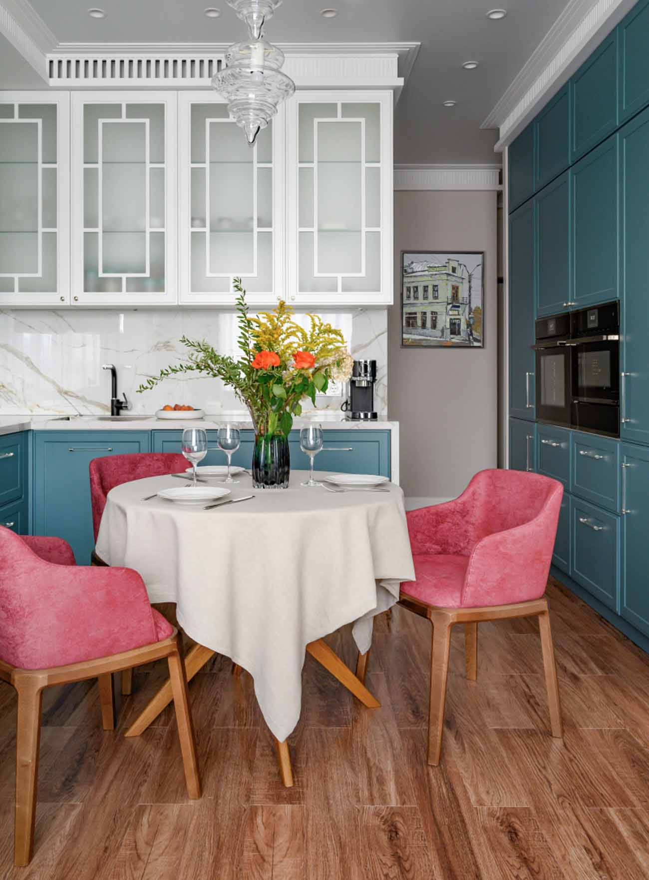 Elegáns neoklasszikus otthon 50 m2-en parafa padlóval Elegáns neoklasszikus otthon 50 m2-en parafa padlóval