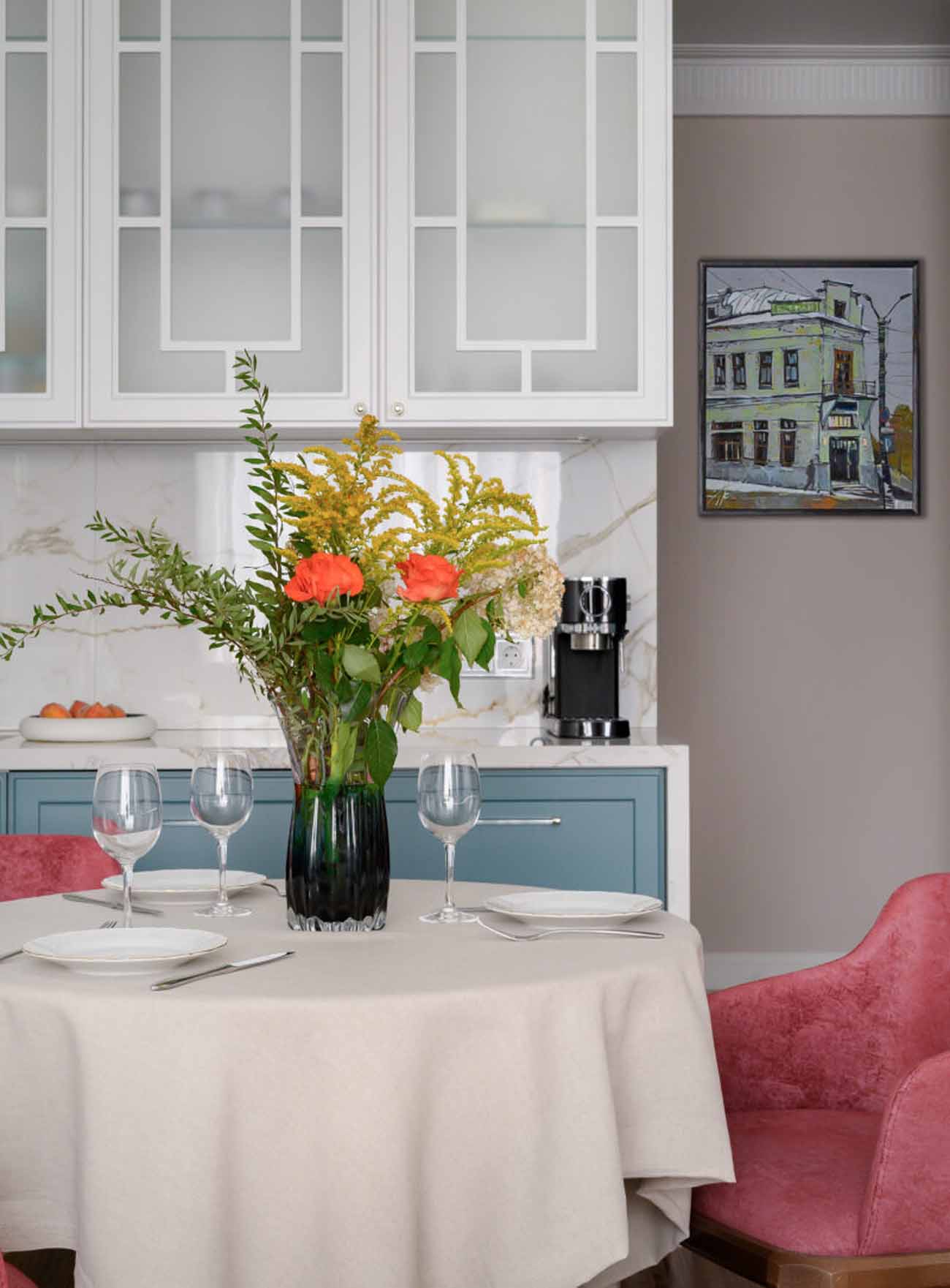 Elegáns neoklasszikus otthon 50 m2-en parafa padlóval Elegáns neoklasszikus otthon 50 m2-en parafa padlóval