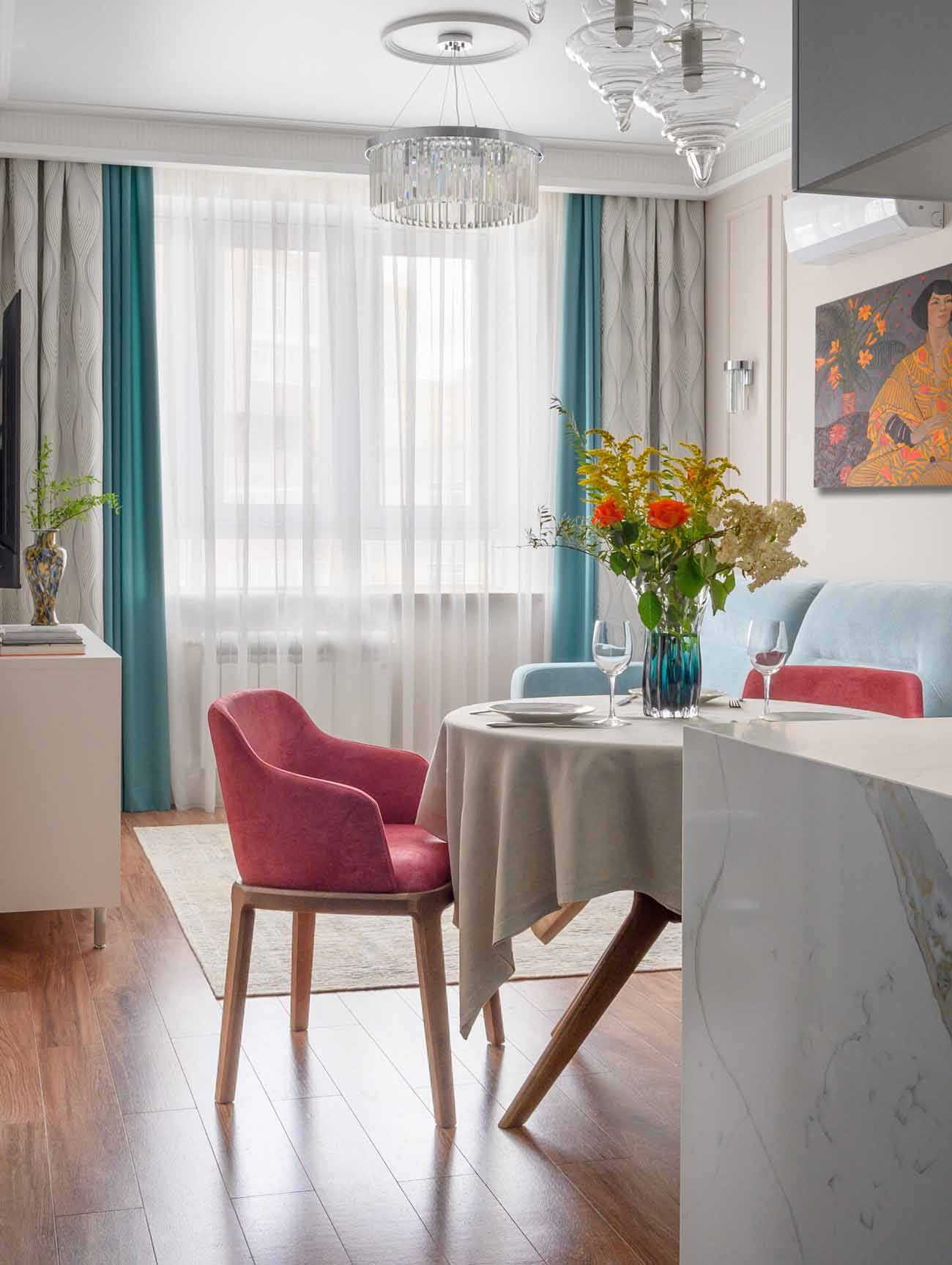 Elegáns neoklasszikus otthon 50 m2-en parafa padlóval Elegáns neoklasszikus otthon 50 m2-en parafa padlóval