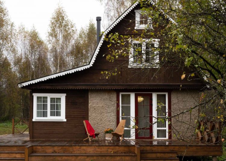 Rusztikus báj 65 m2-en: elhanyagolt hétvégi ház újjászületése