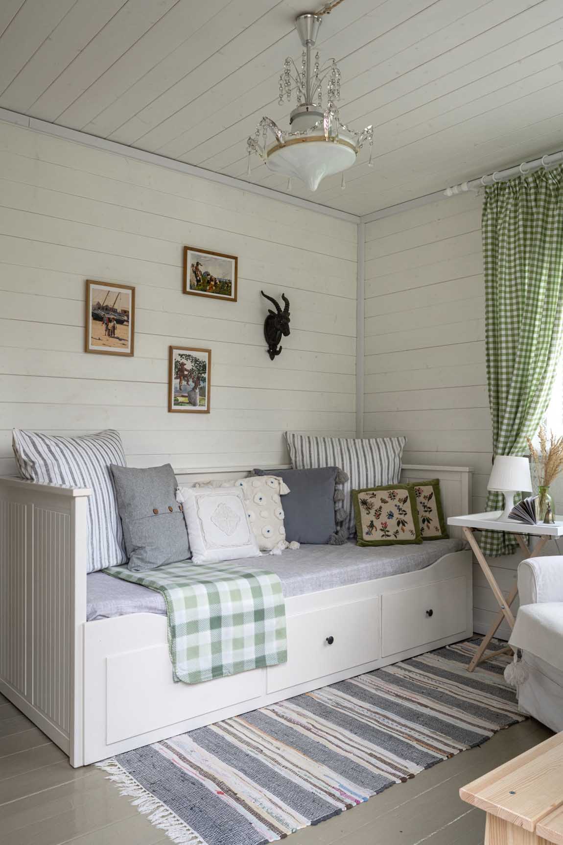 Rusztikus báj 65 m2-en: elhanyagolt hétvégi ház újjászületése Rusztikus báj 65 m2-en: elhanyagolt hétvégi ház újjászületése