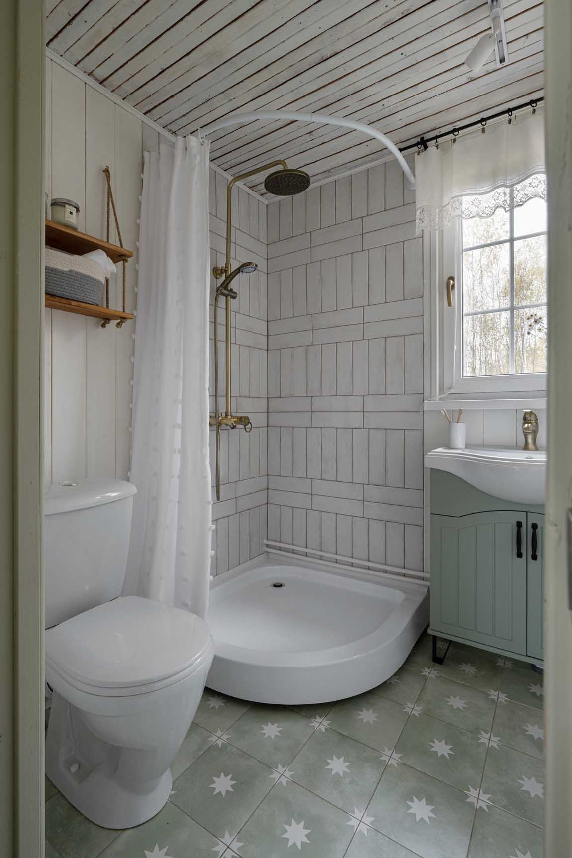 Rusztikus báj 65 m2-en: elhanyagolt hétvégi ház újjászületése Rusztikus báj 65 m2-en: elhanyagolt hétvégi ház újjászületése