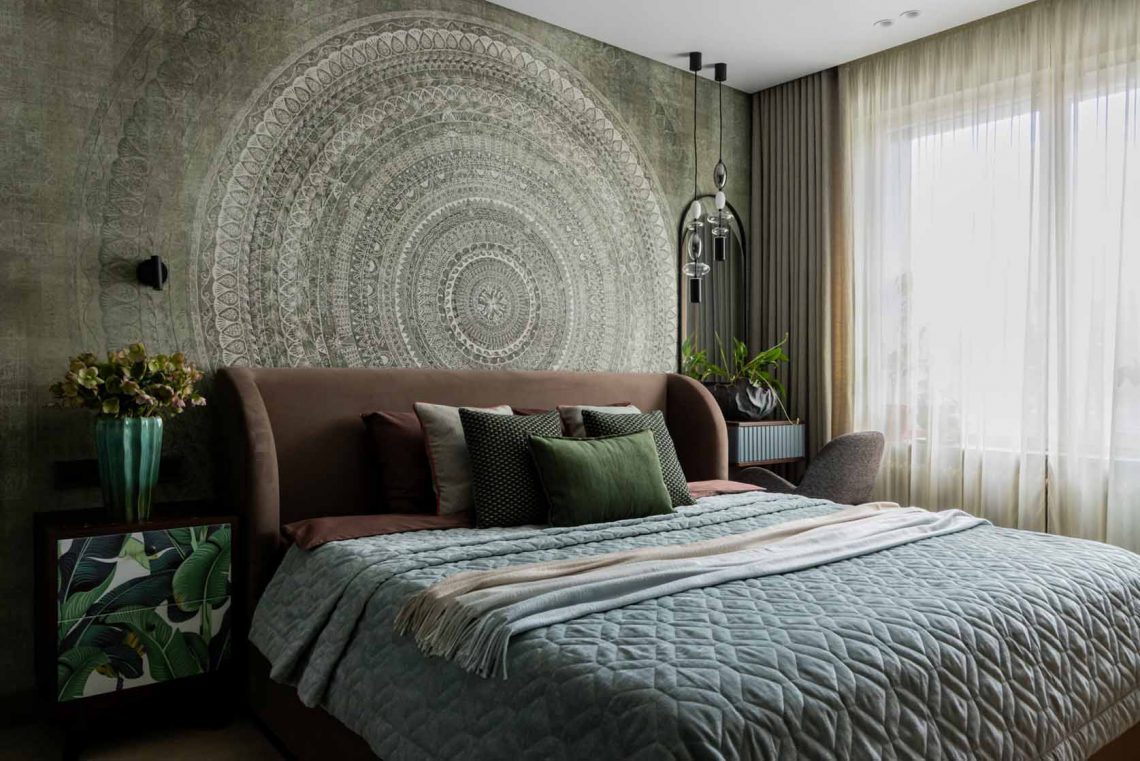 Növényi motívumok és karakteres színek otthonos enteriőrben