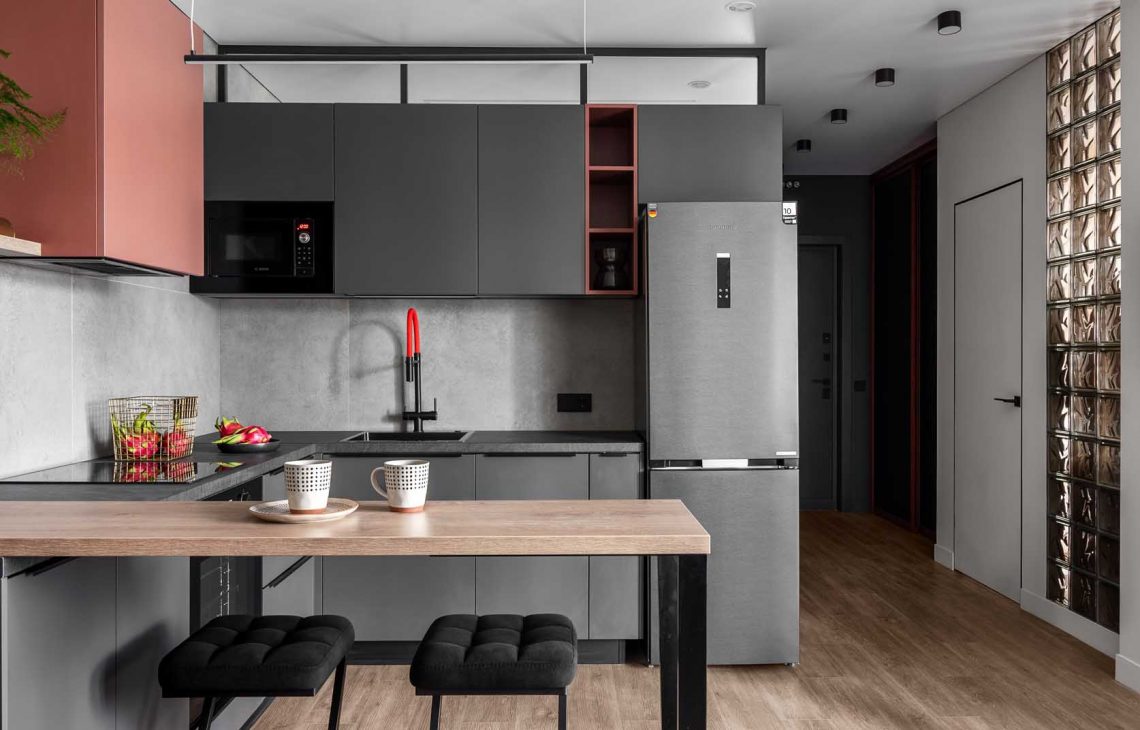 Üvegtéglákkal és textúrákkal komponált otthon